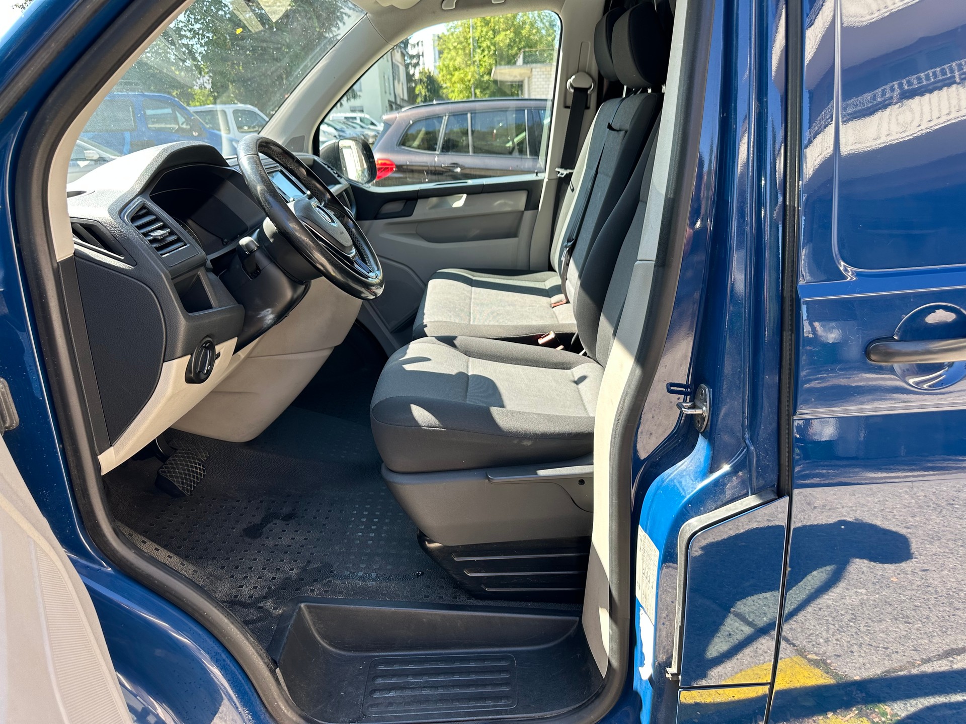 VW T6 2.0 TDI DSG-image-11