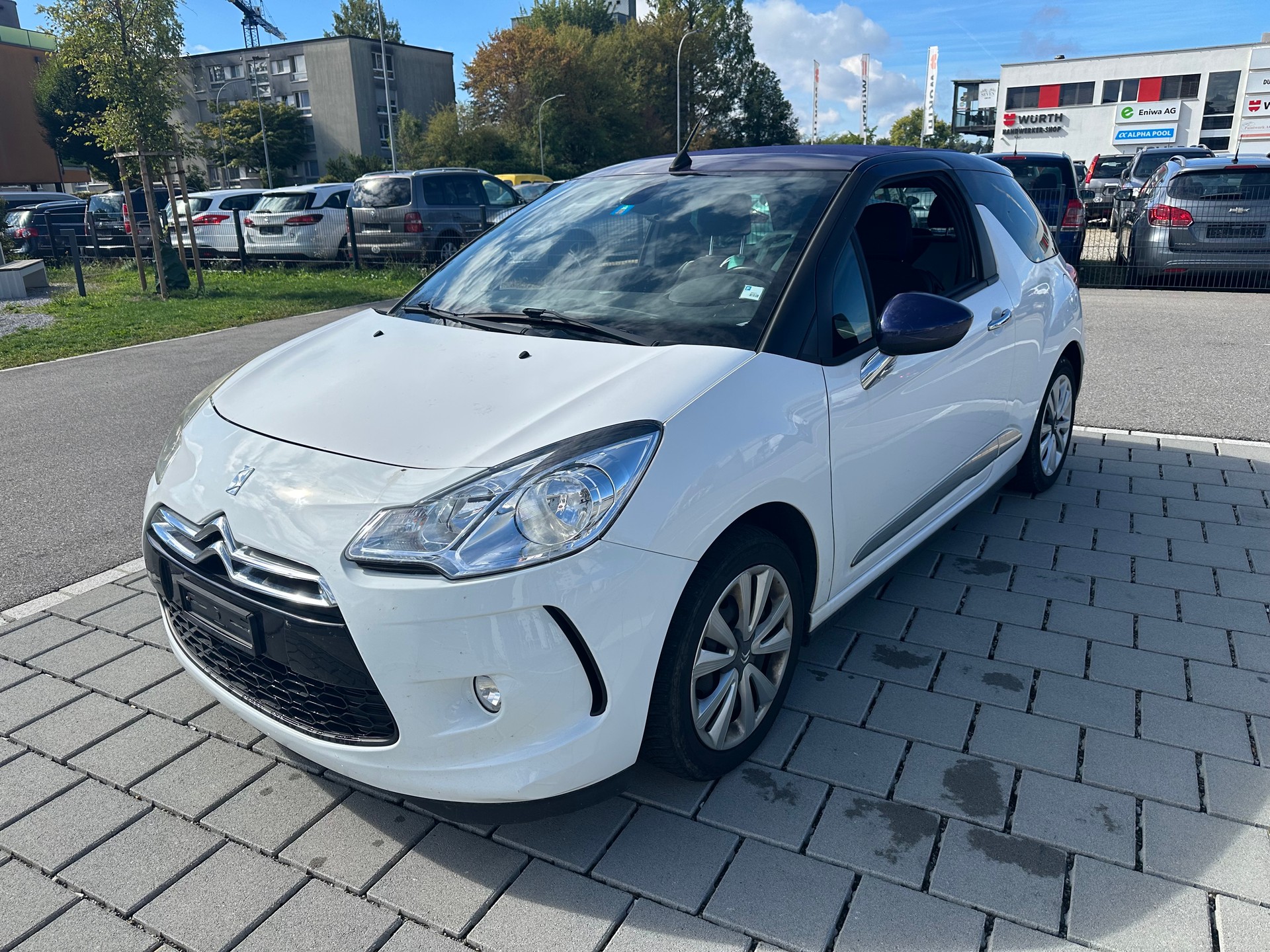 DS AUTOMOBILES DS3 Cabrio 1.2 VTi Chic-image-1