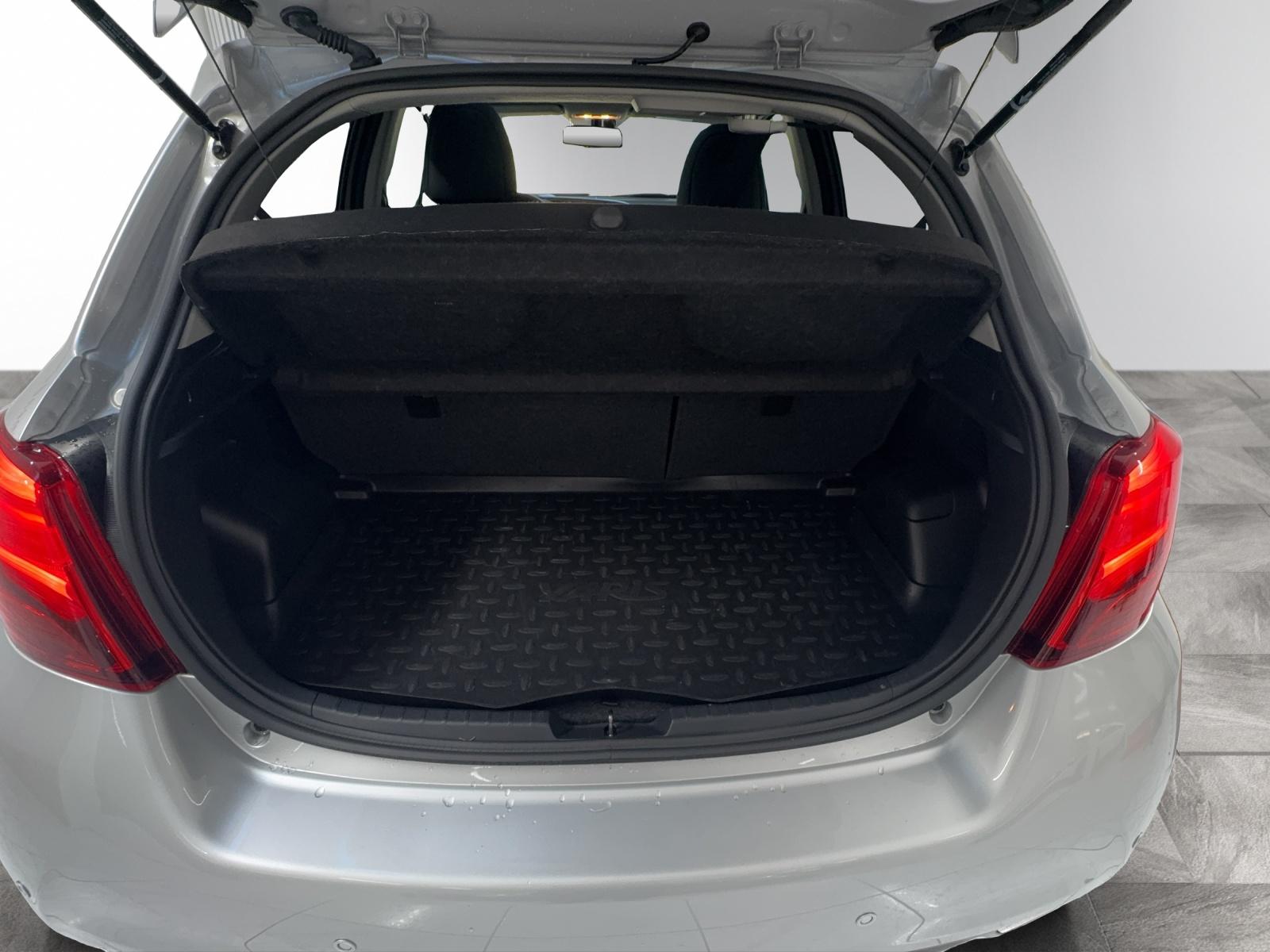 TOYOTA Yaris 1.5 VVT-i HSD Sol Premium-image-12