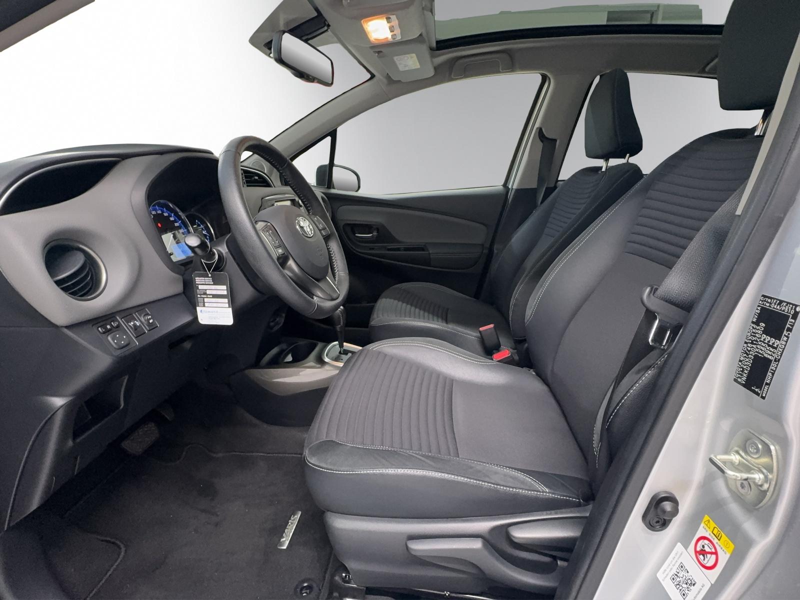 TOYOTA Yaris 1.5 VVT-i HSD Sol Premium-image-5