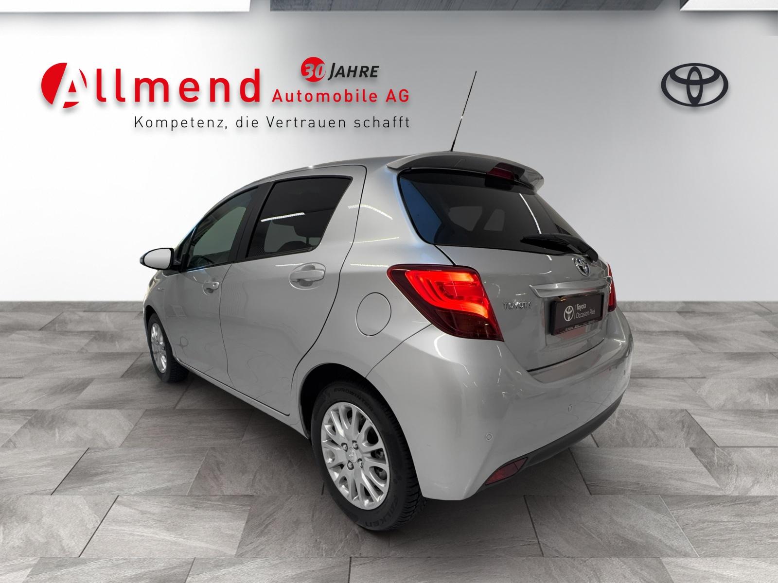 TOYOTA Yaris 1.5 VVT-i HSD Sol Premium-image-14