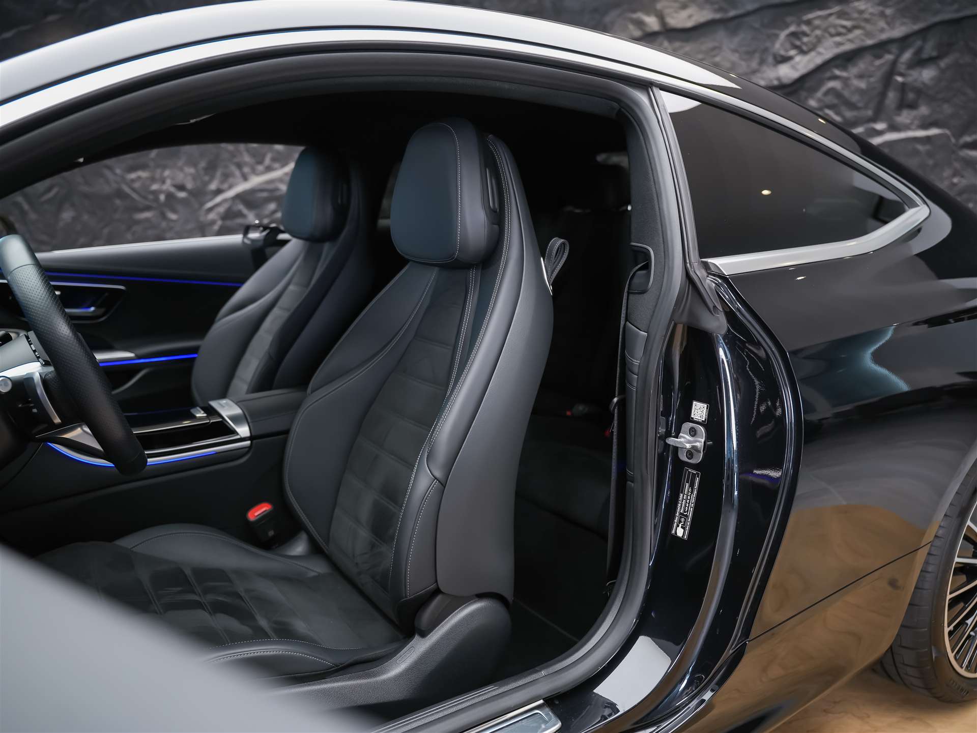MERCEDES-BENZ CLE 200 Coupé AMG Line 9G-Tronic Werksgarantie*Digital Light*Burmester*360° Kamera*-image-8