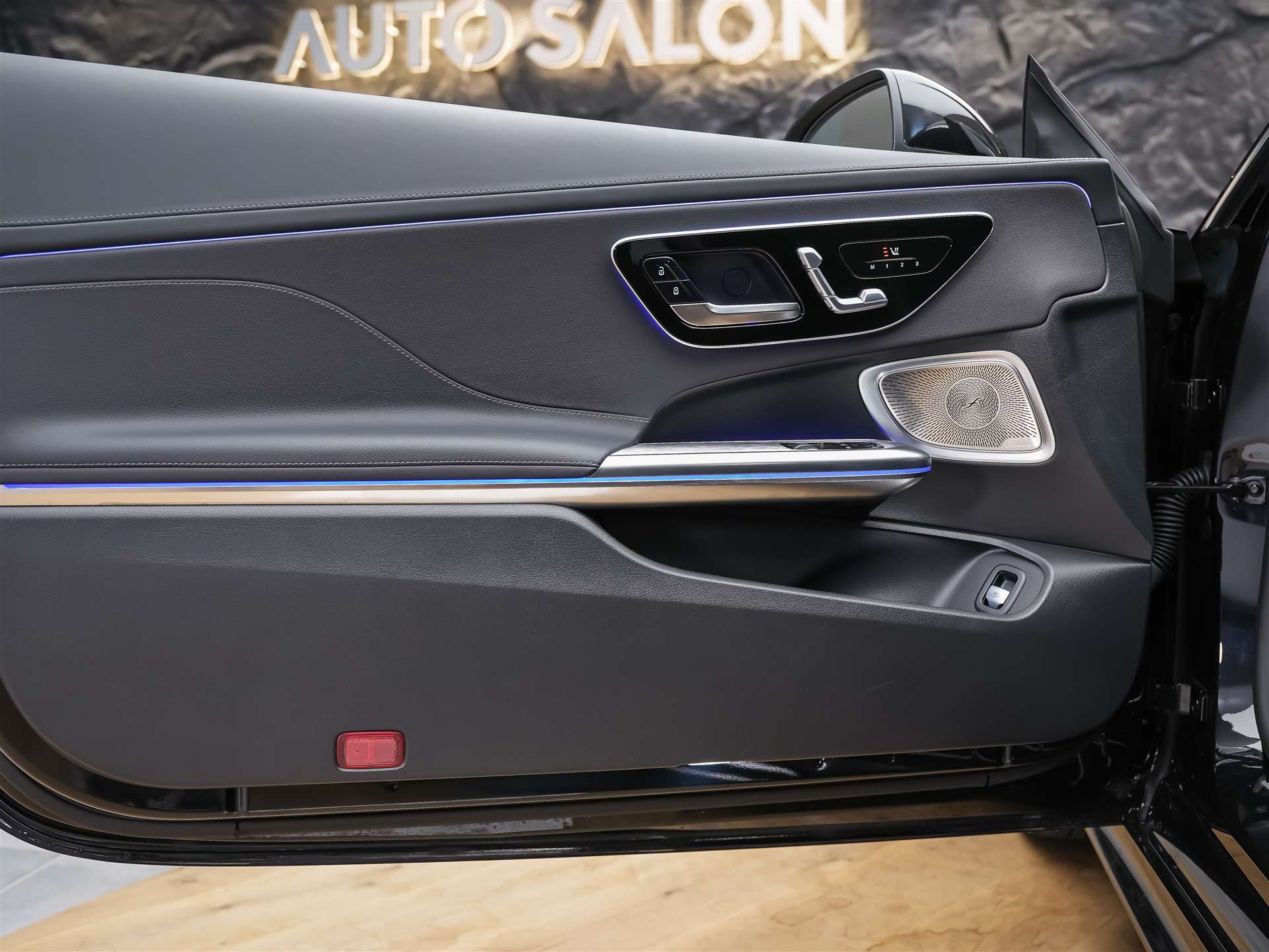 MERCEDES-BENZ CLE 200 Coupé AMG Line 9G-Tronic Werksgarantie*Digital Light*Burmester*360° Kamera*-image-19