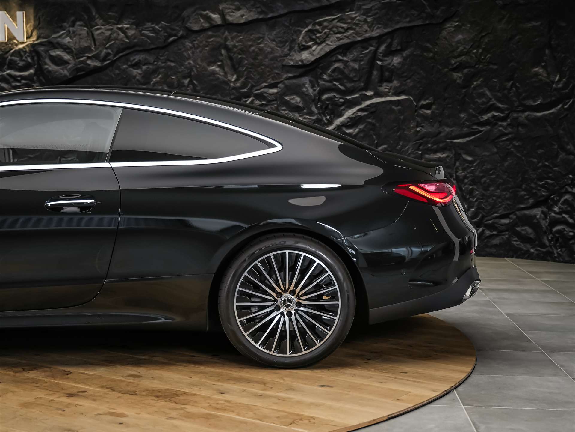 MERCEDES-BENZ CLE 200 Coupé AMG Line 9G-Tronic Werksgarantie*Digital Light*Burmester*360° Kamera*-image-14