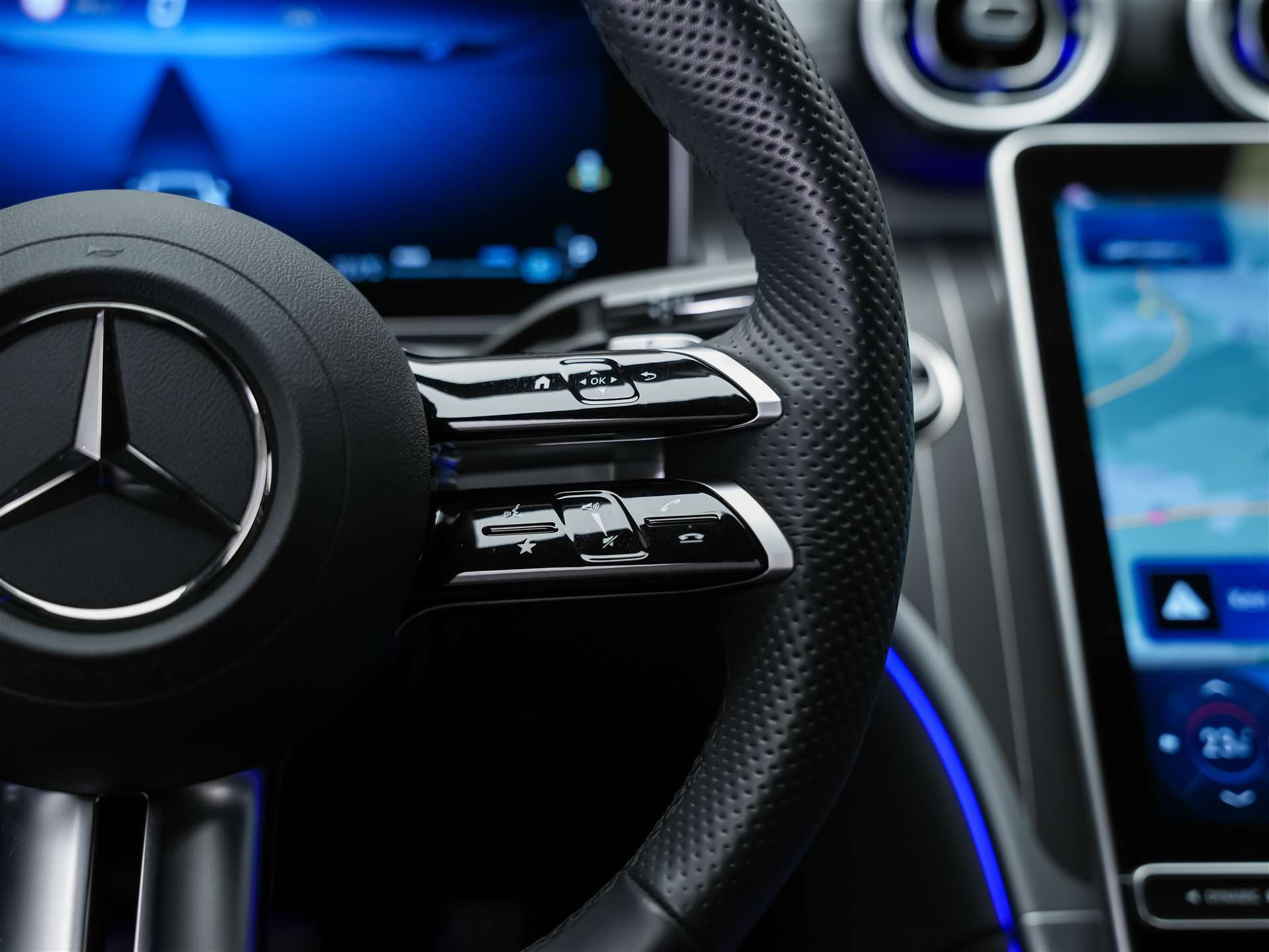 MERCEDES-BENZ CLE 200 Coupé AMG Line 9G-Tronic Werksgarantie*Digital Light*Burmester*360° Kamera*-image-25
