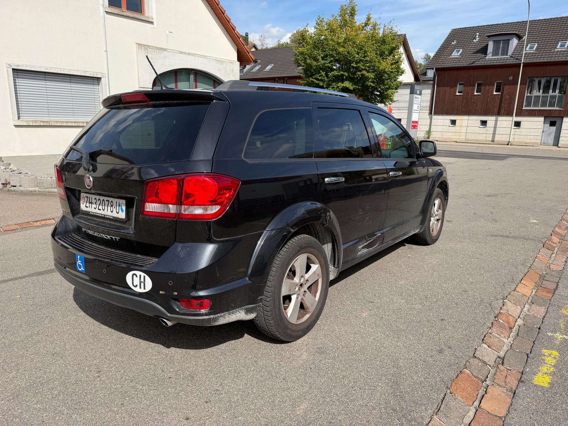 FIAT Freemont 2.0 MJ Urban AWD Automat-image-3