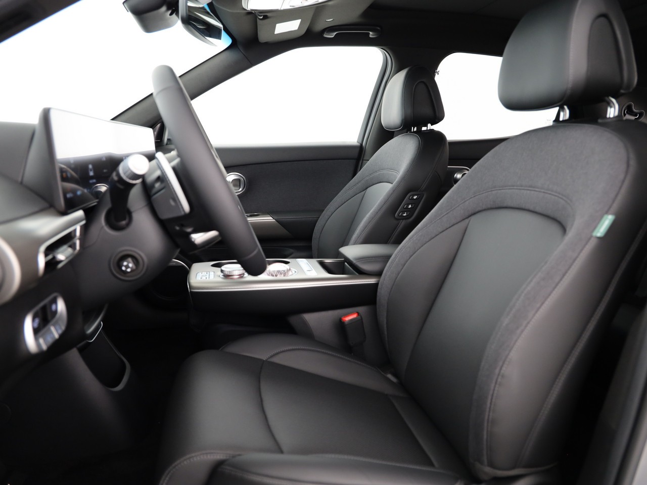 GENESIS GV60 77.4 kWh Sport AWD-image-3
