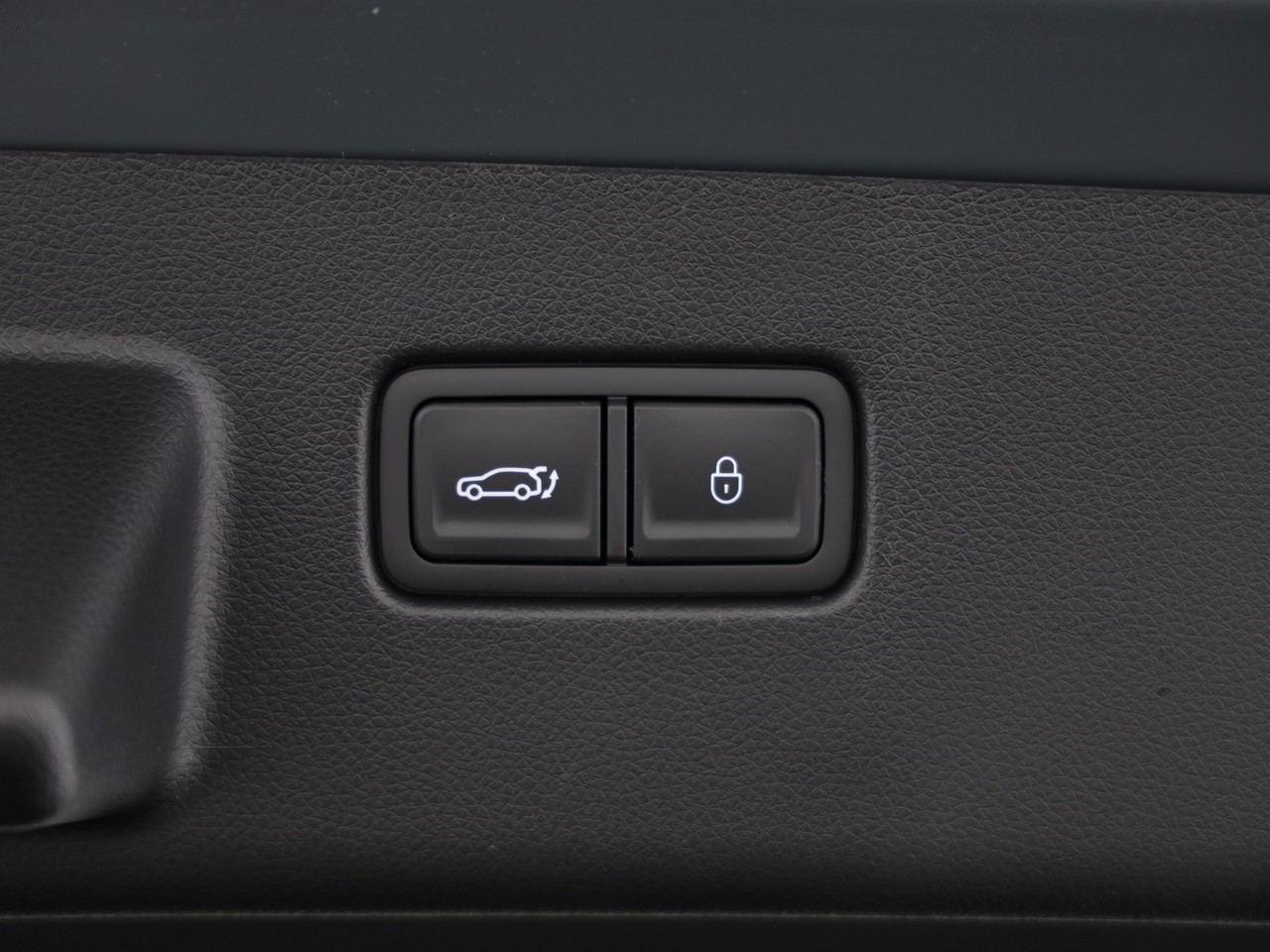 GENESIS GV60 77.4 kWh Sport AWD-image-13