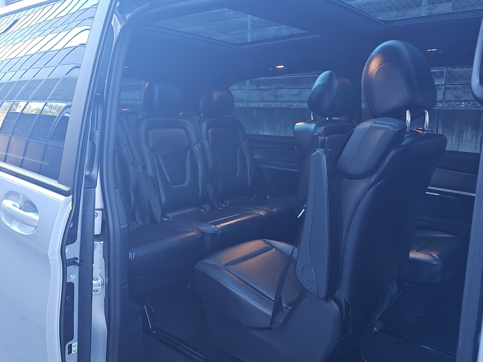 MERCEDES-BENZ V 300 d lang AMG-Line 4Matic 9G-Tronic-image-19