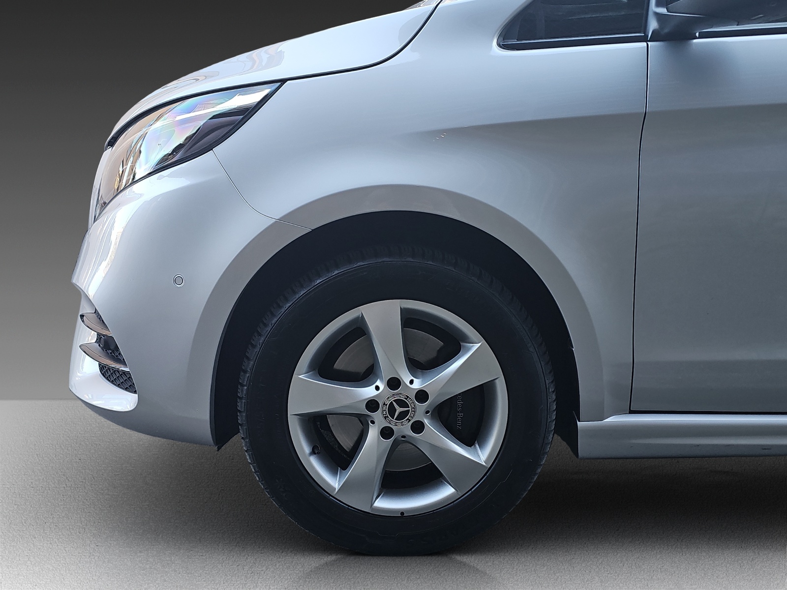 MERCEDES-BENZ V 300 d lang AMG-Line 4Matic 9G-Tronic-image-23