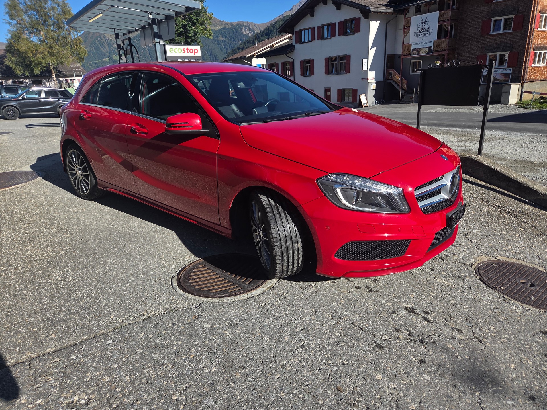 MERCEDES-BENZ A 250 AMG Line 4Matic 7G-DCT-image-2