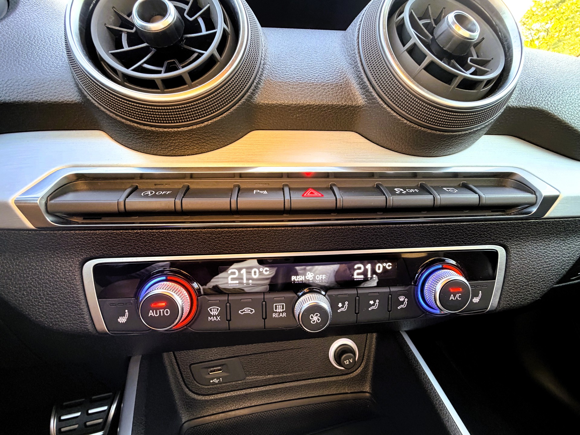 AUDI Q2 40 TFSI Sport quattro S-tronic-image-19
