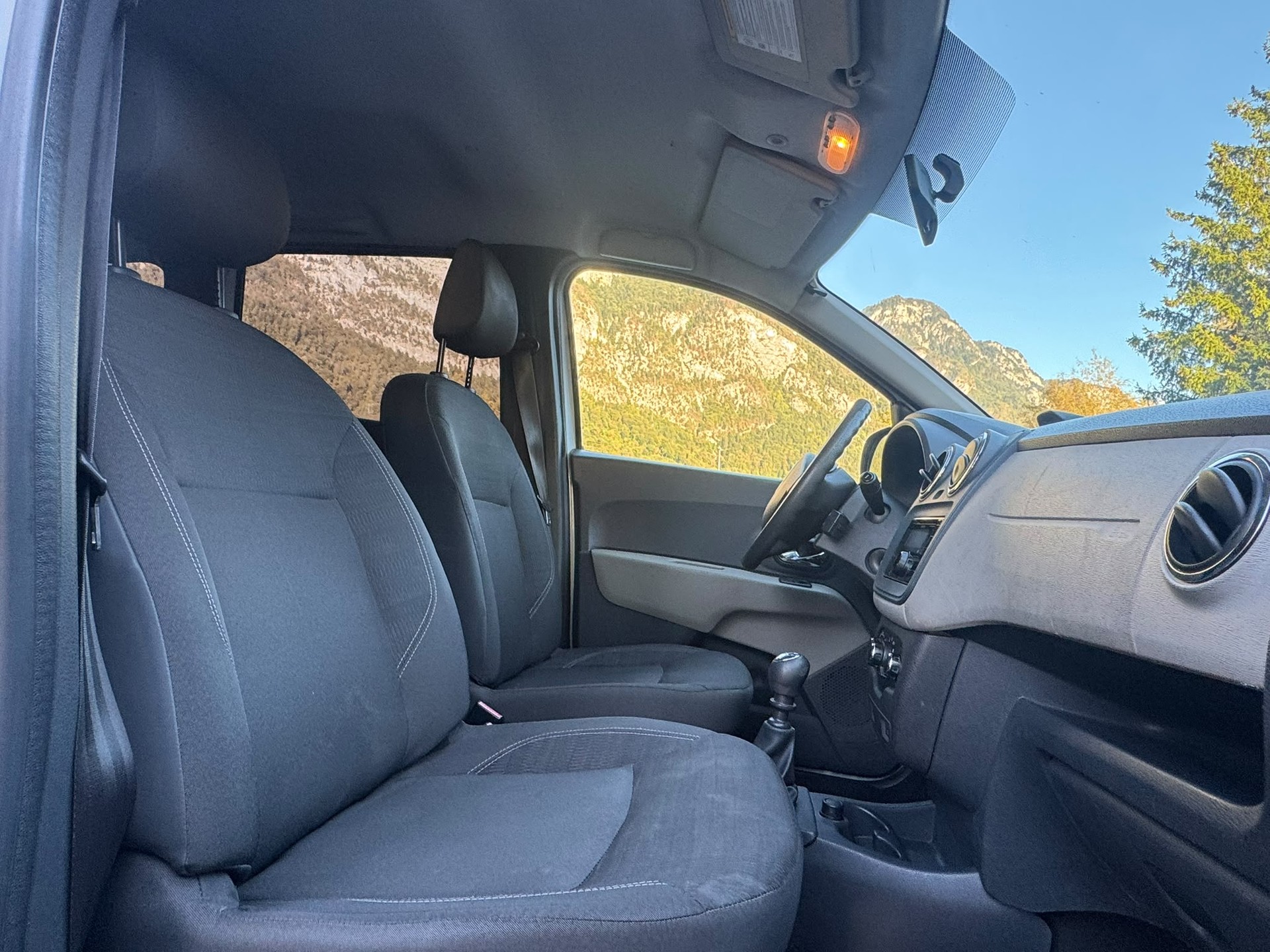 DACIA Lodgy 1.5 dCi Lauréate 5PL-image-4