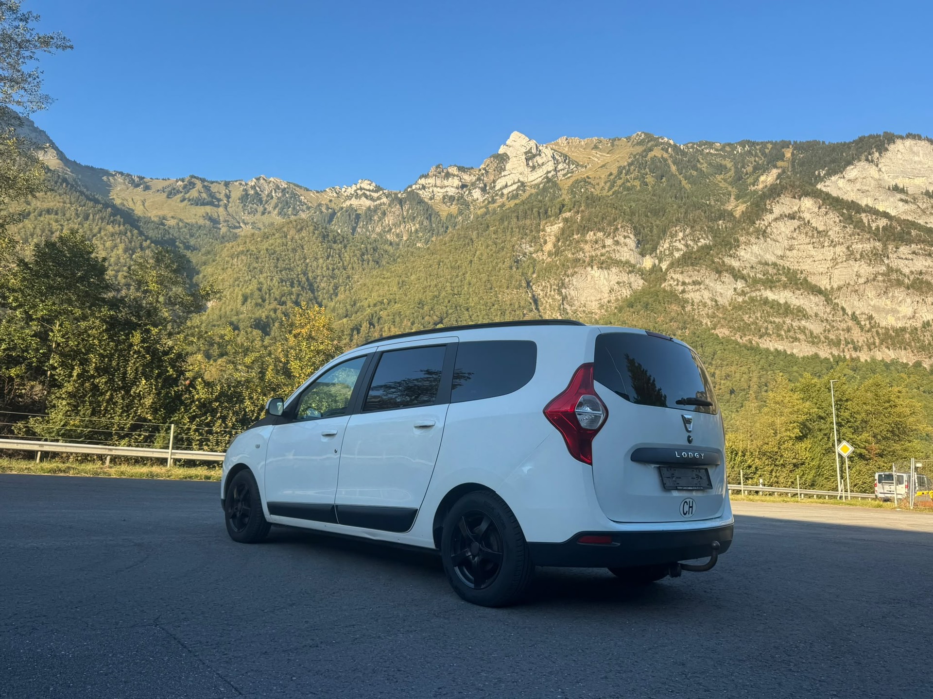 DACIA Lodgy 1.5 dCi Lauréate 5PL-image-5