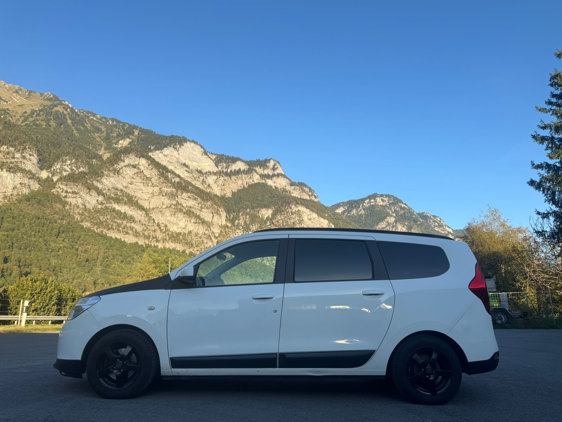 DACIA Lodgy 1.5 dCi Lauréate 5PL-image-8