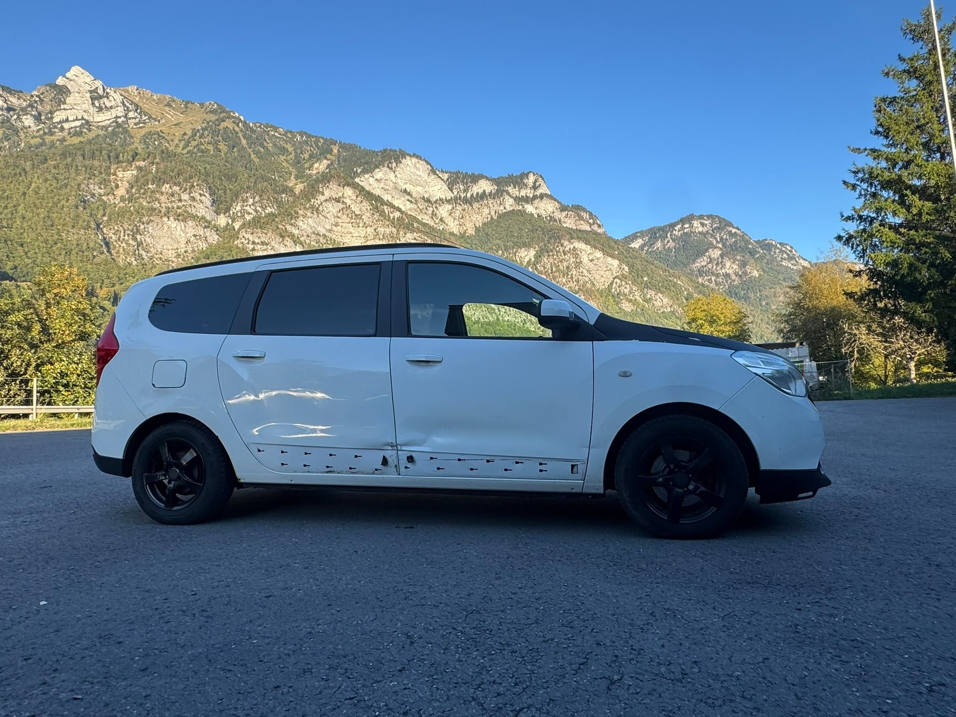 DACIA Lodgy 1.5 dCi Lauréate 5PL-image-3