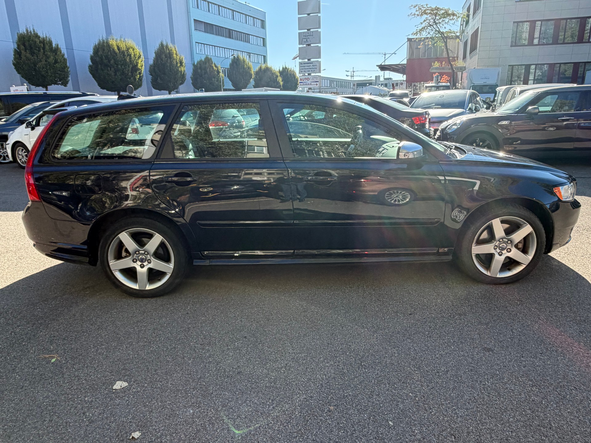 VOLVO V50 T5 Kinetic-image-4