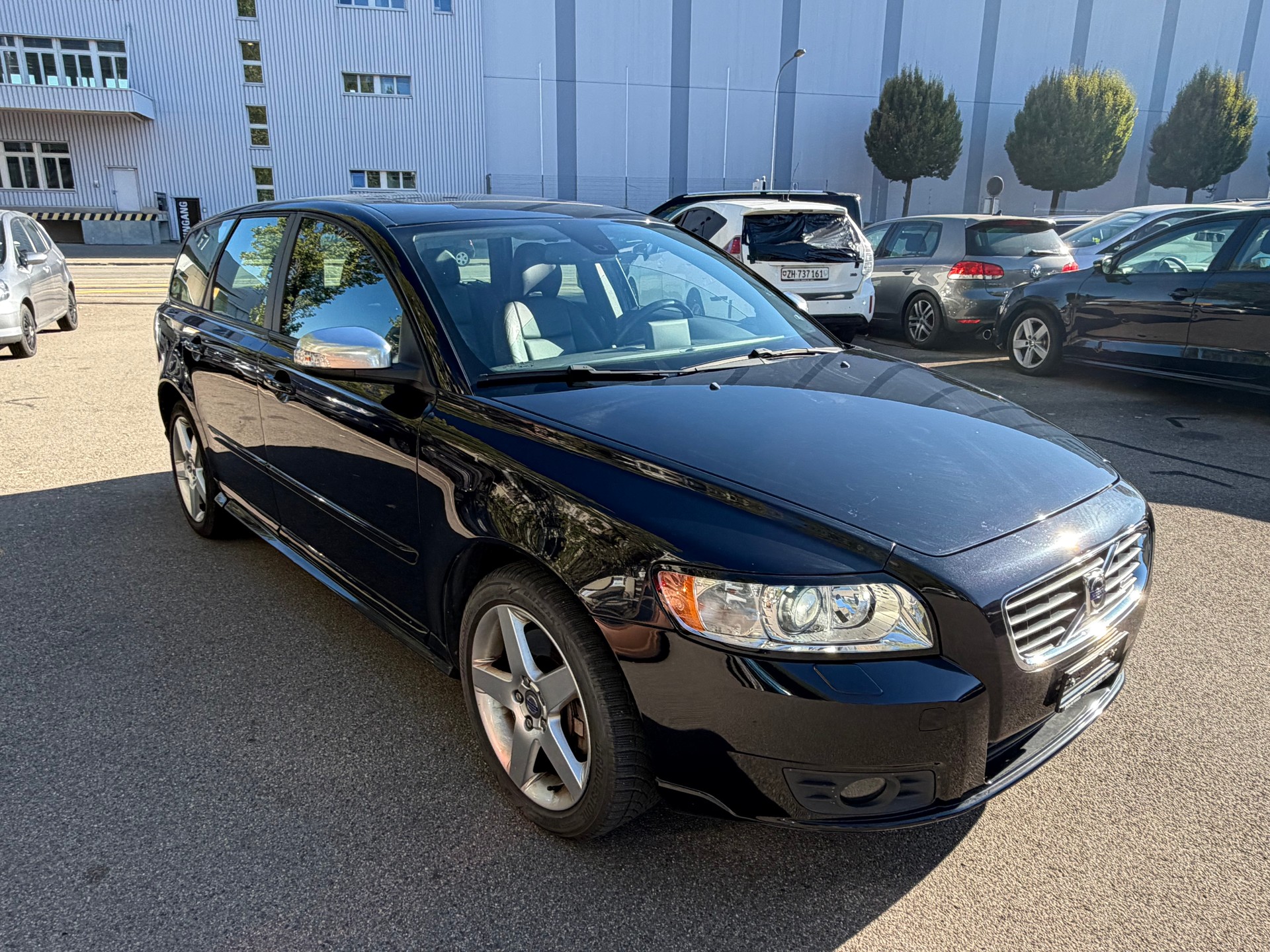 VOLVO V50 T5 Kinetic-image-2