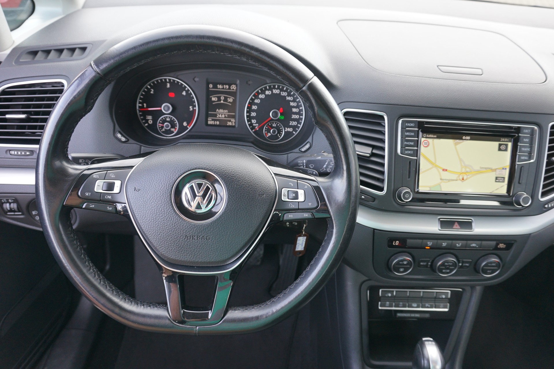 VW Sharan 2.0TDI BMT Comfort-image-19