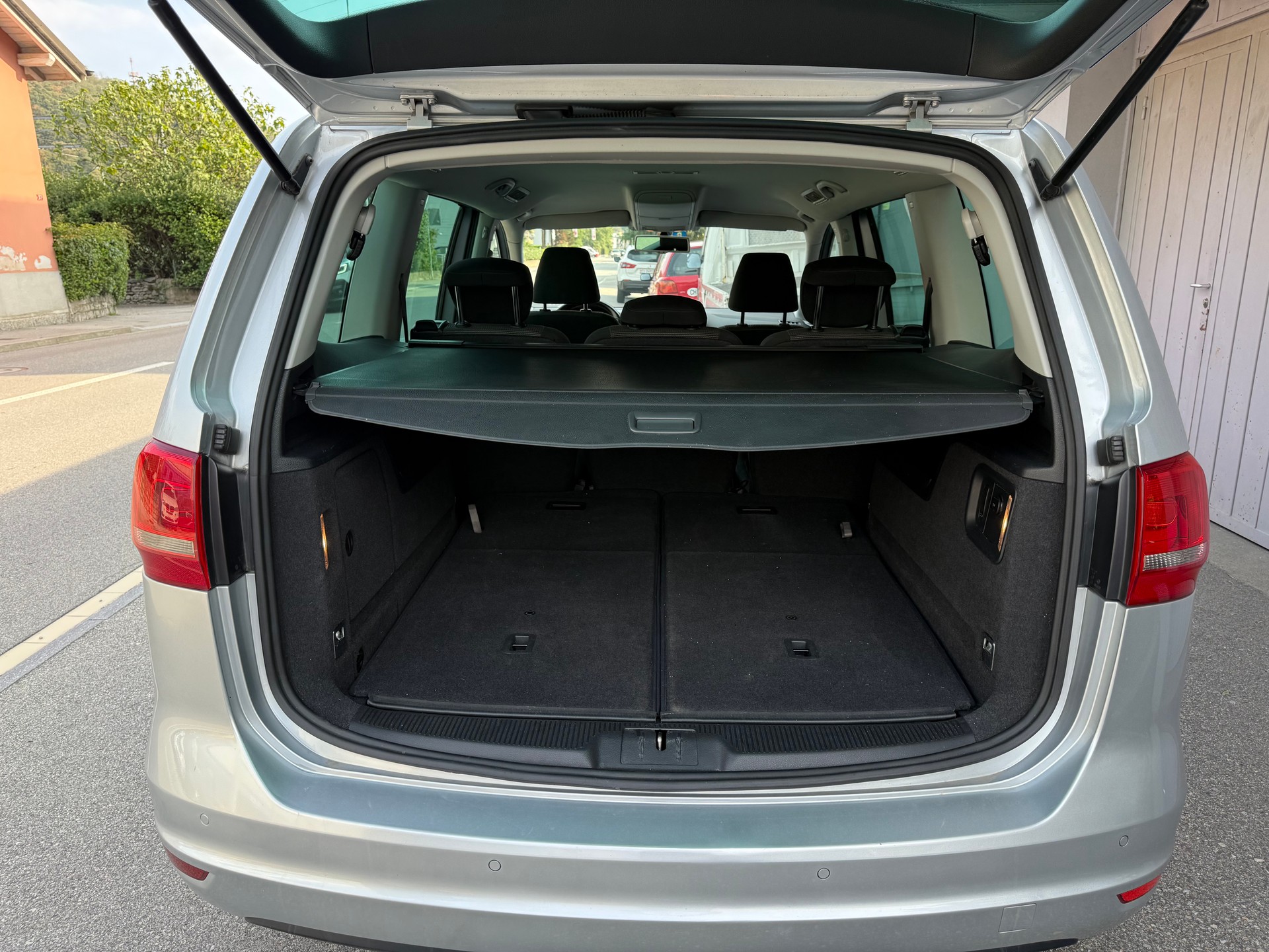 VW SHARAN-image-6