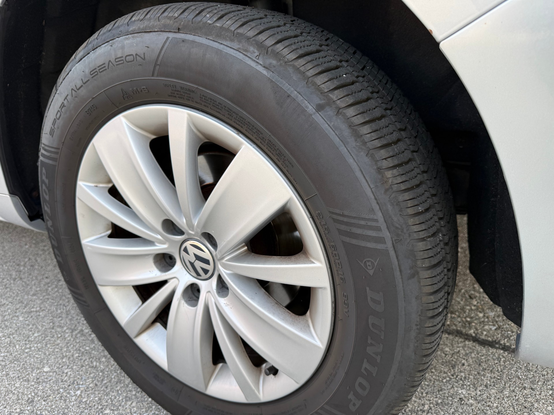 VW SHARAN-image-12