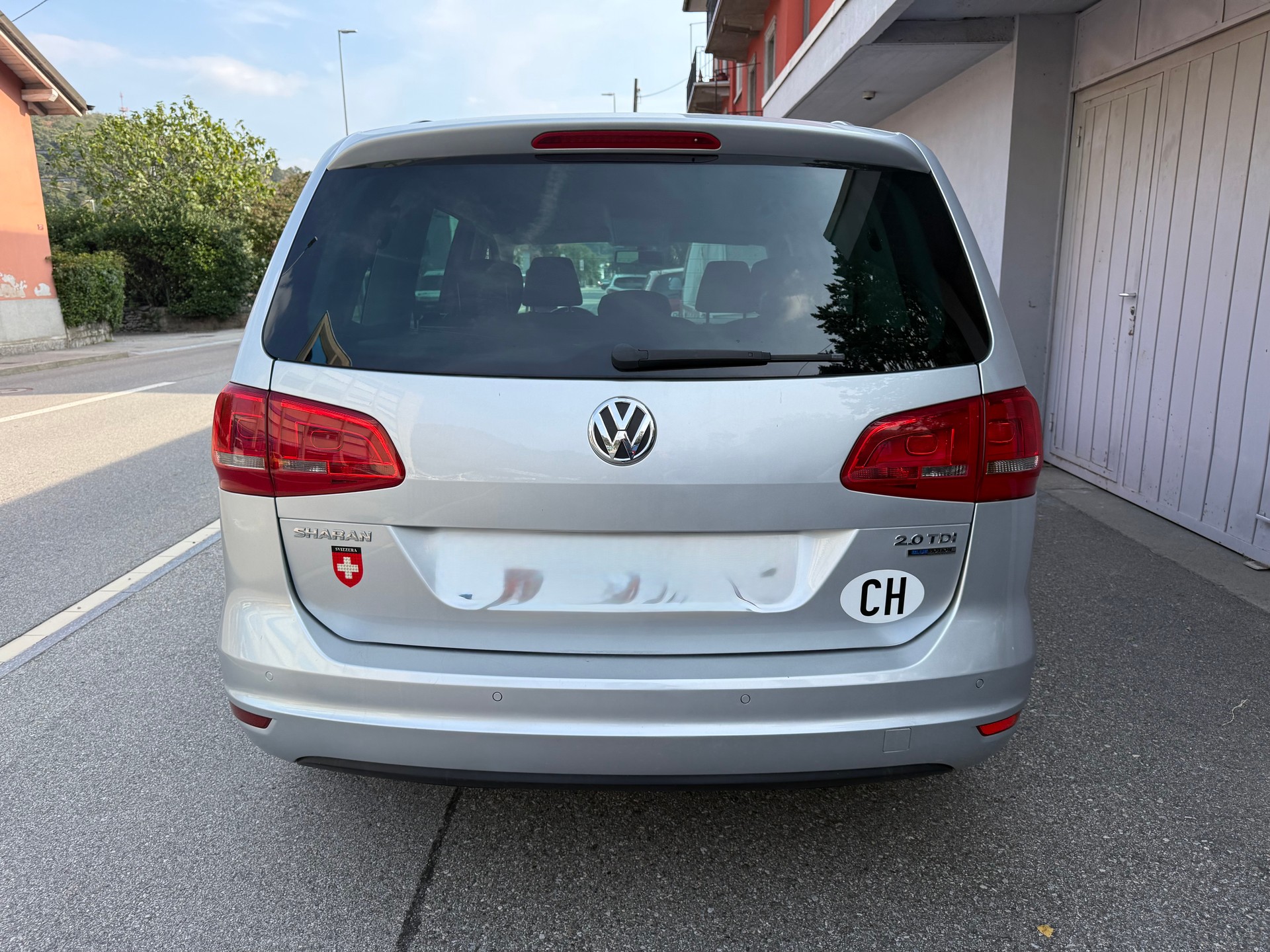 VW SHARAN-image-4