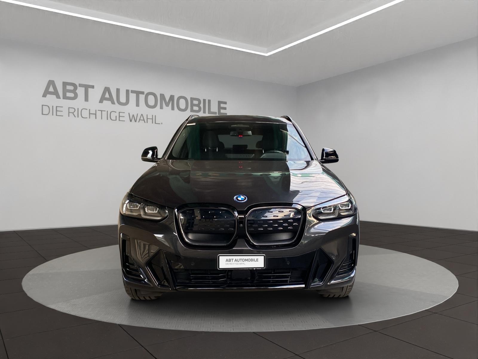 BMW iX3 E-Motor-showroom-element-1