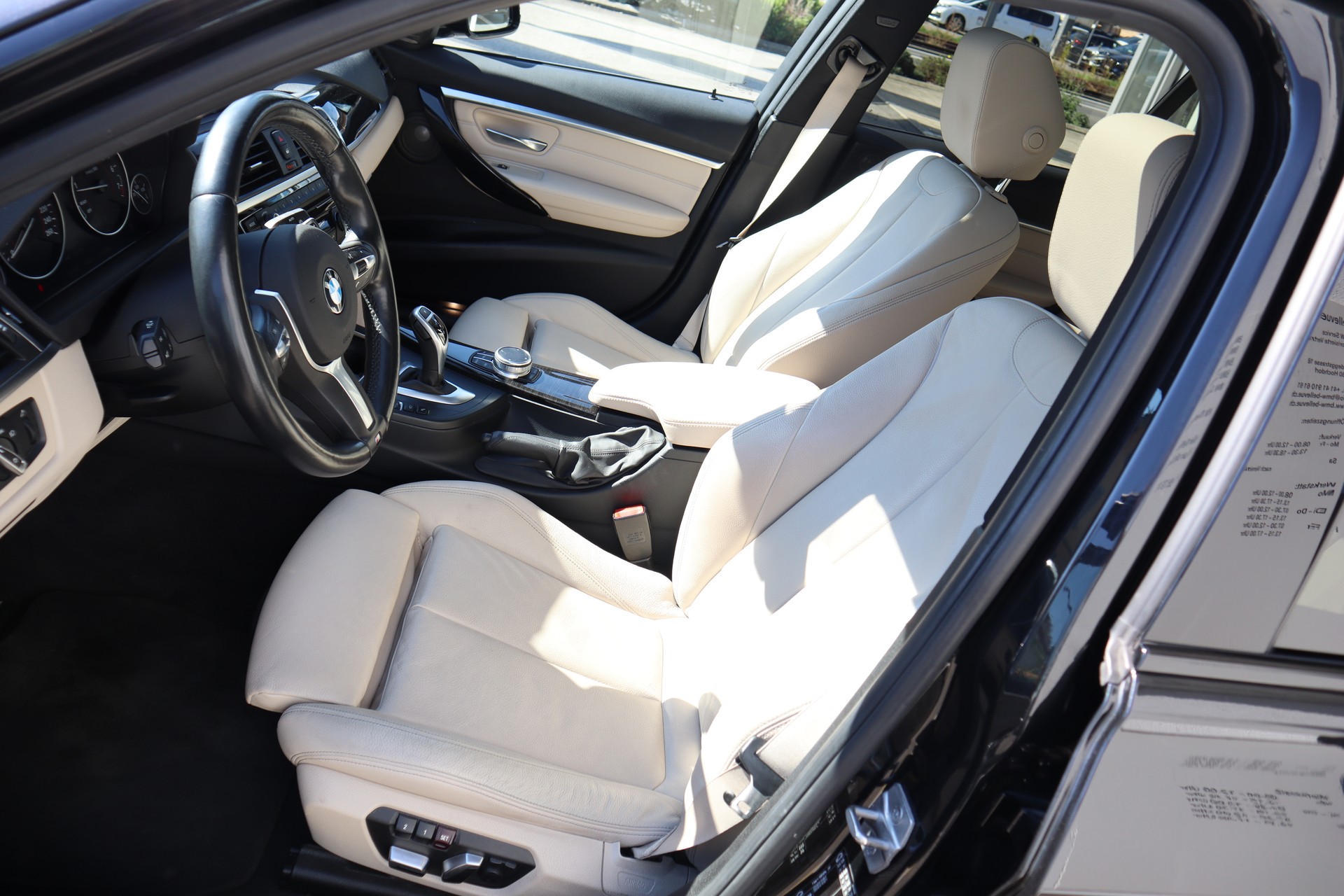 BMW 340i xDrive Touring MSportpaket Panoramaglasdach 4x4 Euro 6-image-6