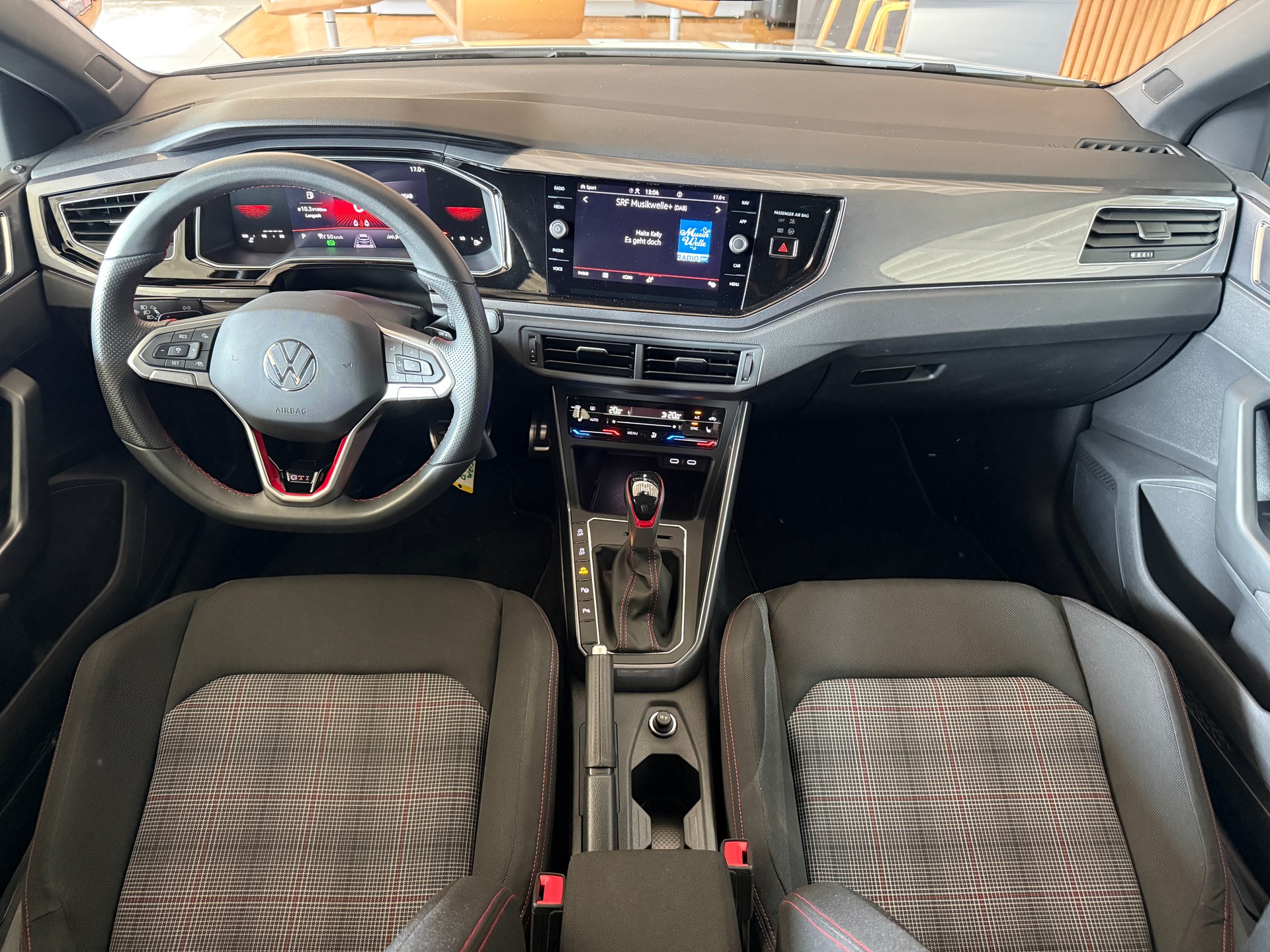 VW Polo 2.0 TSI GTI DSG *** DISTANZREGLER ***-image-18