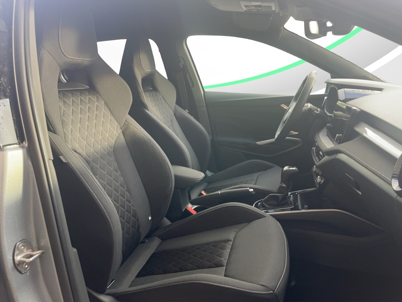 SKODA Fabia 1.0 TSI Dynamic DSG-image-12