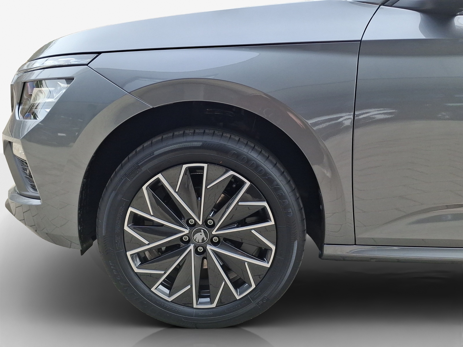 SKODA Kamiq 1.5 TSI Dynamic DSG-image-13