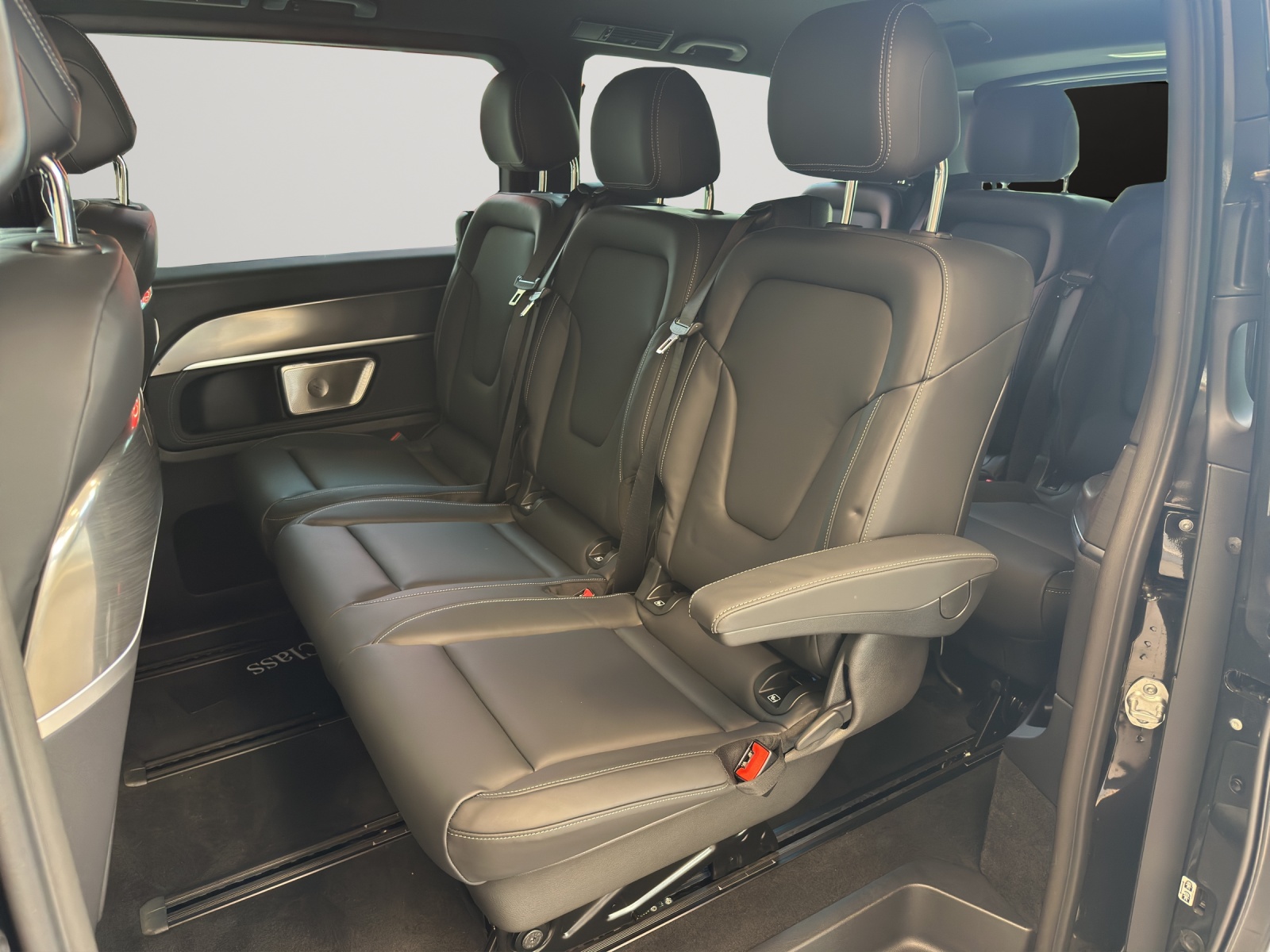 MERCEDES-BENZ V 300 d Exclusive L SWISS EDITION 4MATIC-image-9