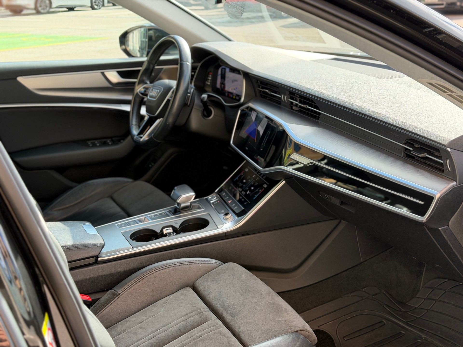 AUDI A6 Avant 40 TDI Sport S-tronic-image-24