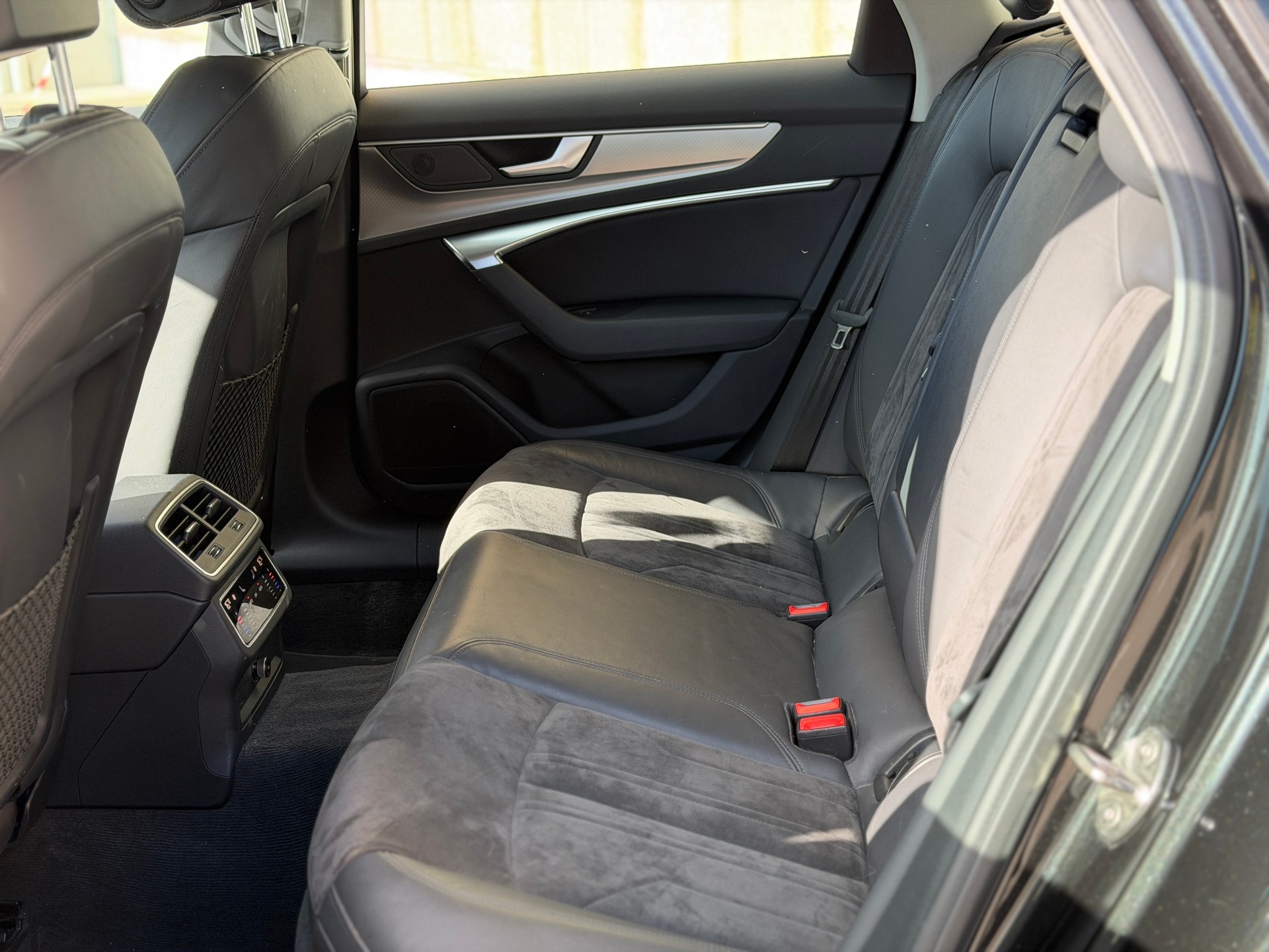 AUDI A6 Avant 40 TDI Sport S-tronic-image-17
