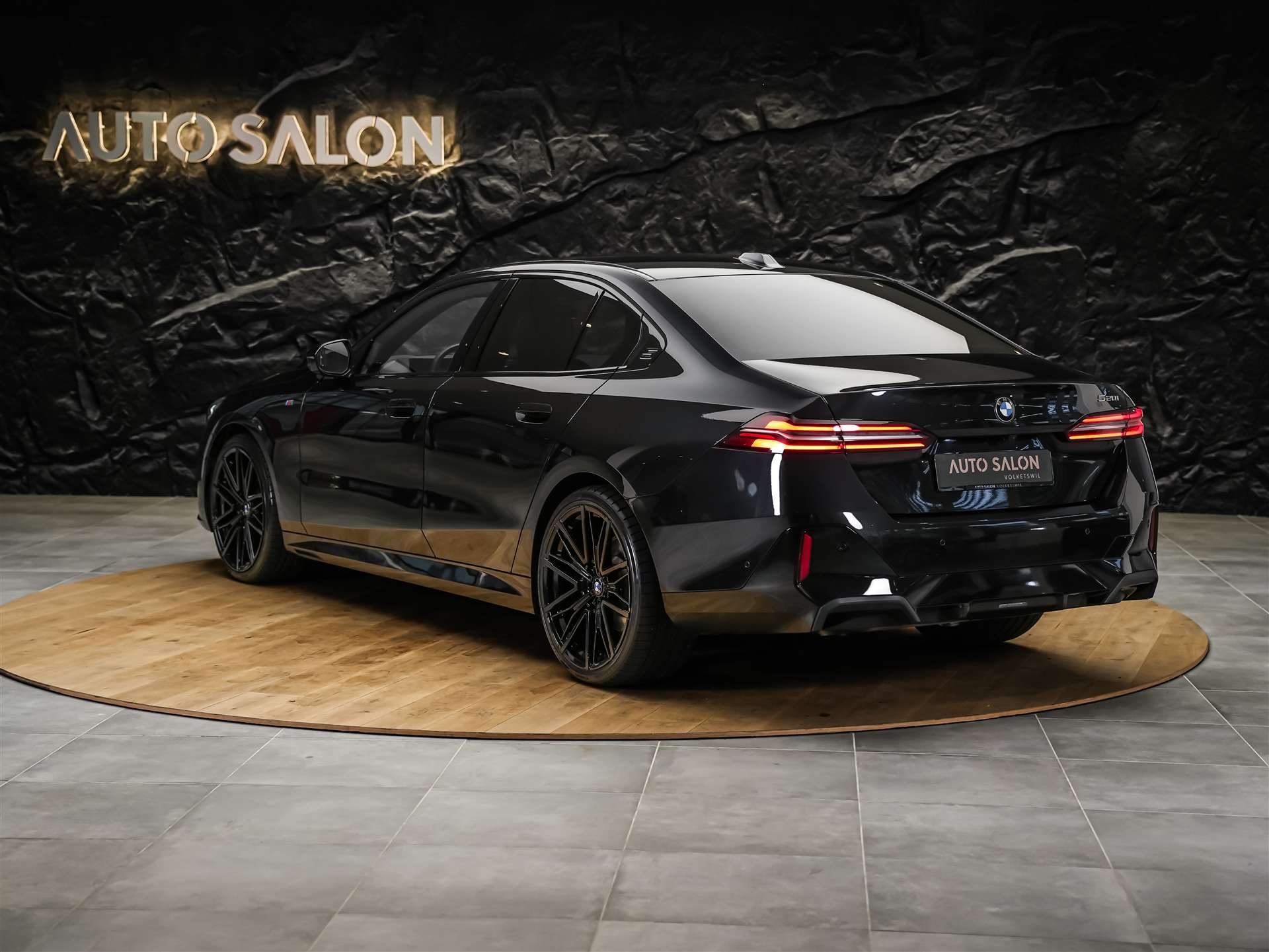 BMW 520i 48V M Sport Steptronic *ICONIC GLOW*Werksgarantie*21" Felgen*Sitzlüftung*-showroom-element-2