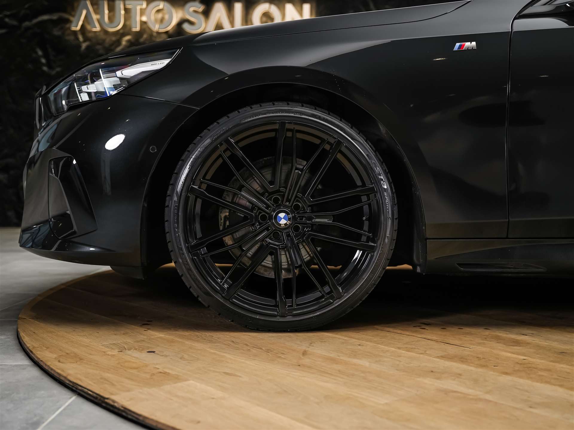 BMW 520i 48V M Sport Steptronic *ICONIC GLOW*Werksgarantie*21" Felgen*Sitzlüftung*-image-17