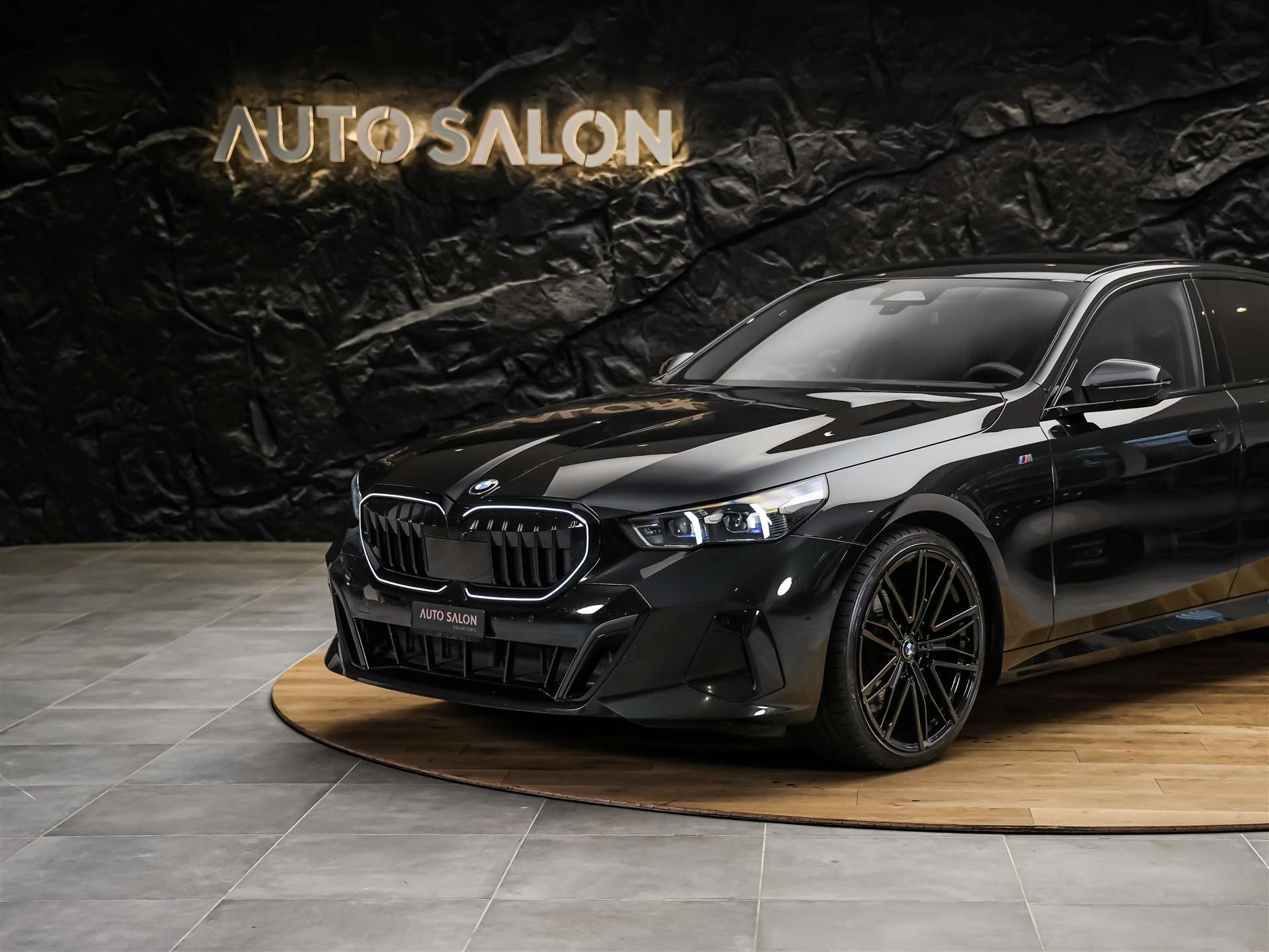 BMW 520i 48V M Sport Steptronic *ICONIC GLOW*Werksgarantie*21" Felgen*Sitzlüftung*-image-15