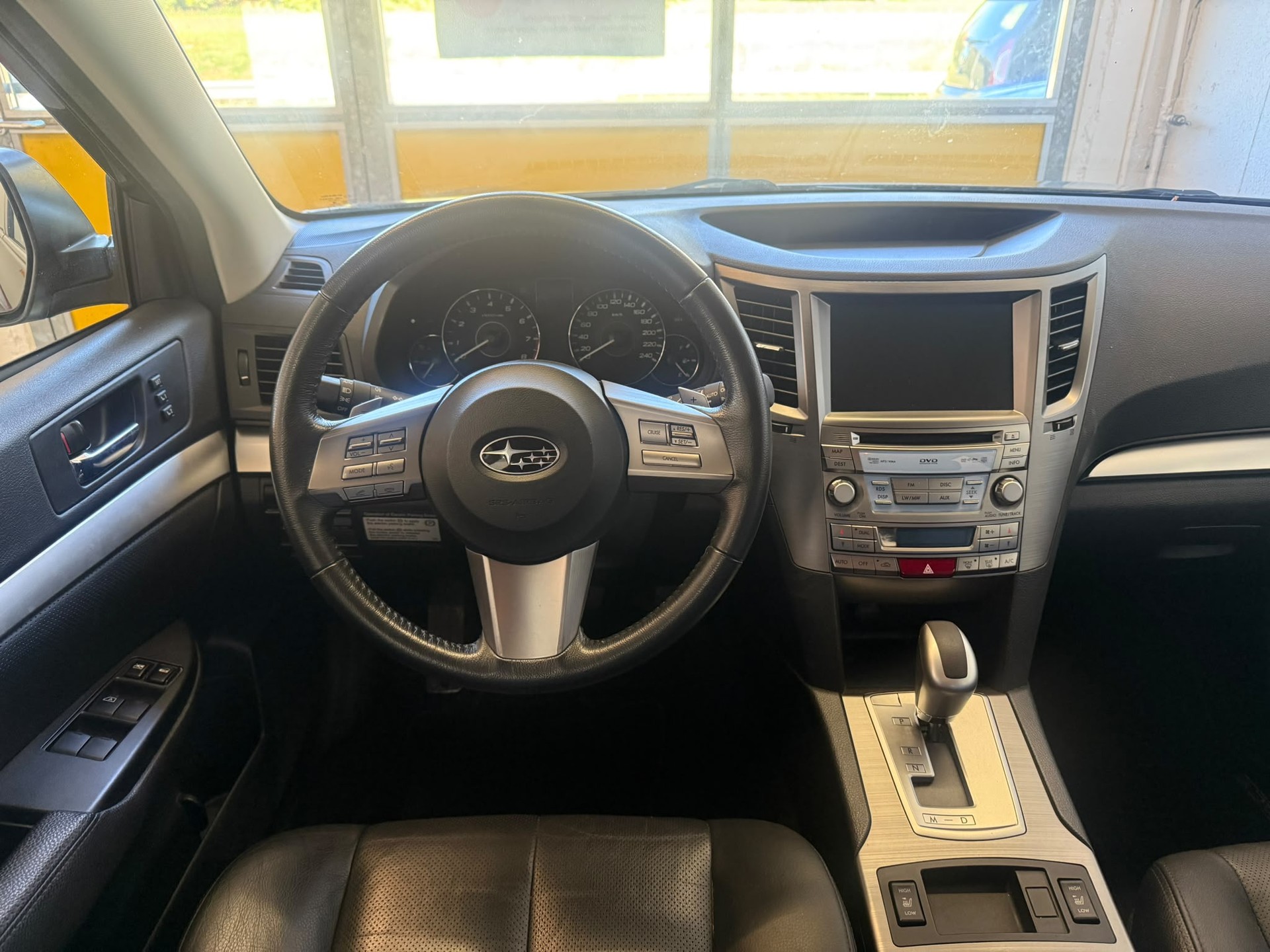 SUBARU Legacy 2.0i Swiss Special AWD Lineartronic-image-8