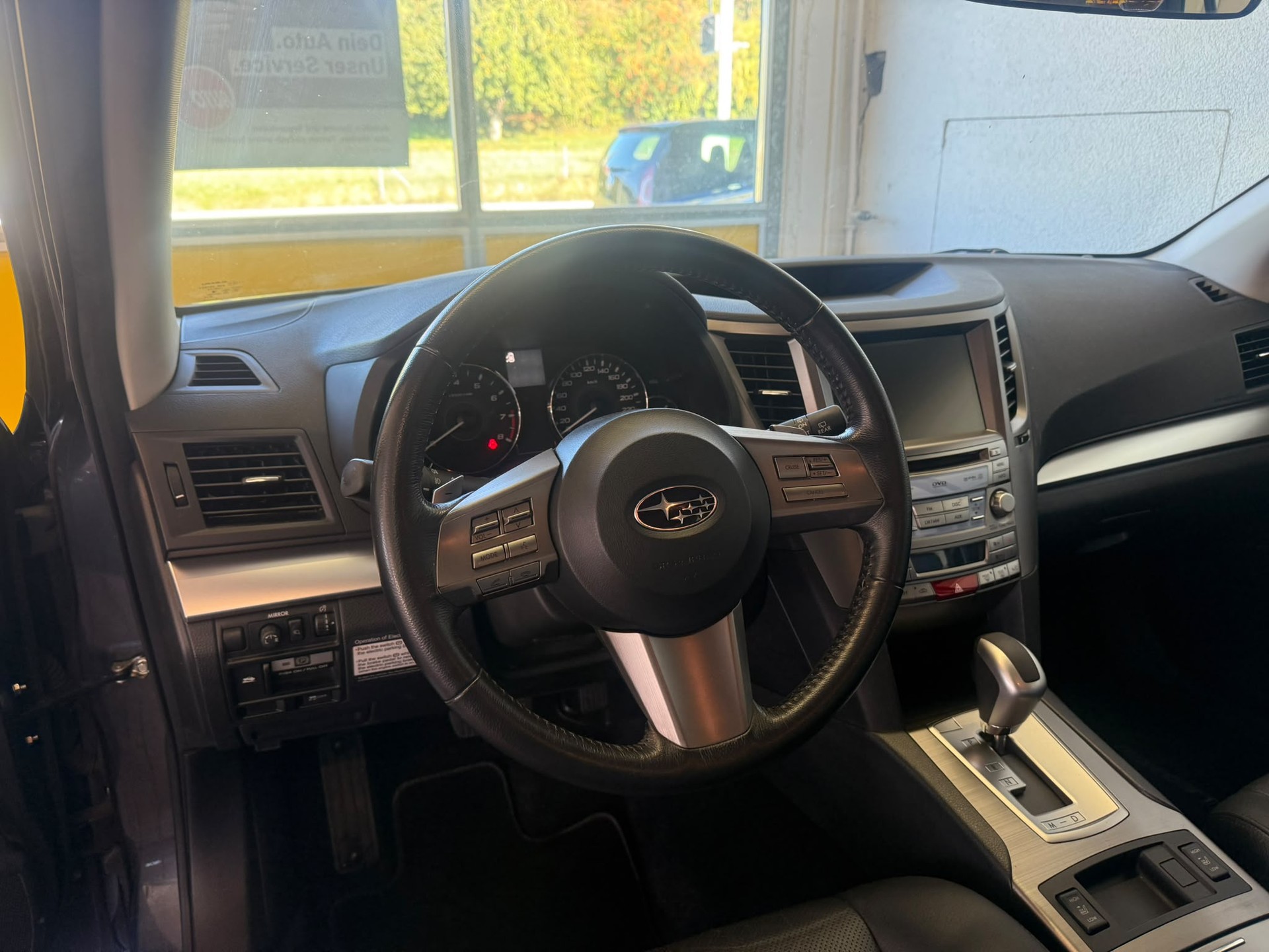 SUBARU Legacy 2.0i Swiss Special AWD Lineartronic-image-9