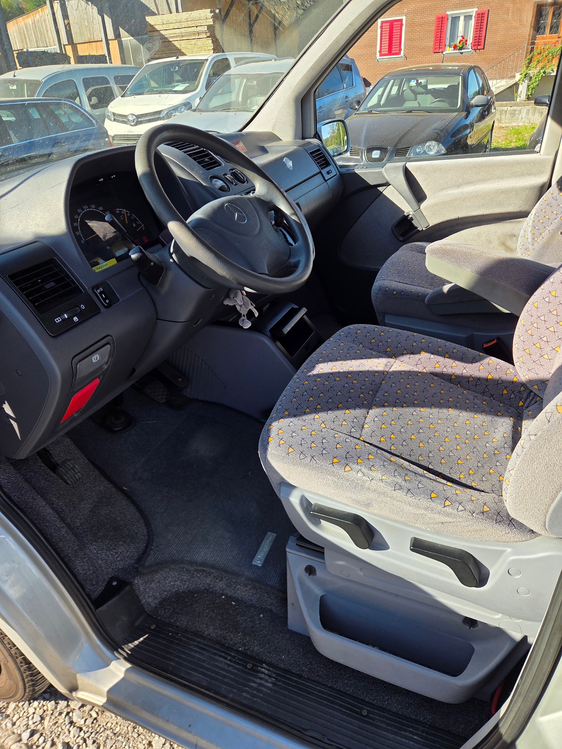 MERCEDES-BENZ V 220 CDI Trend-image-7