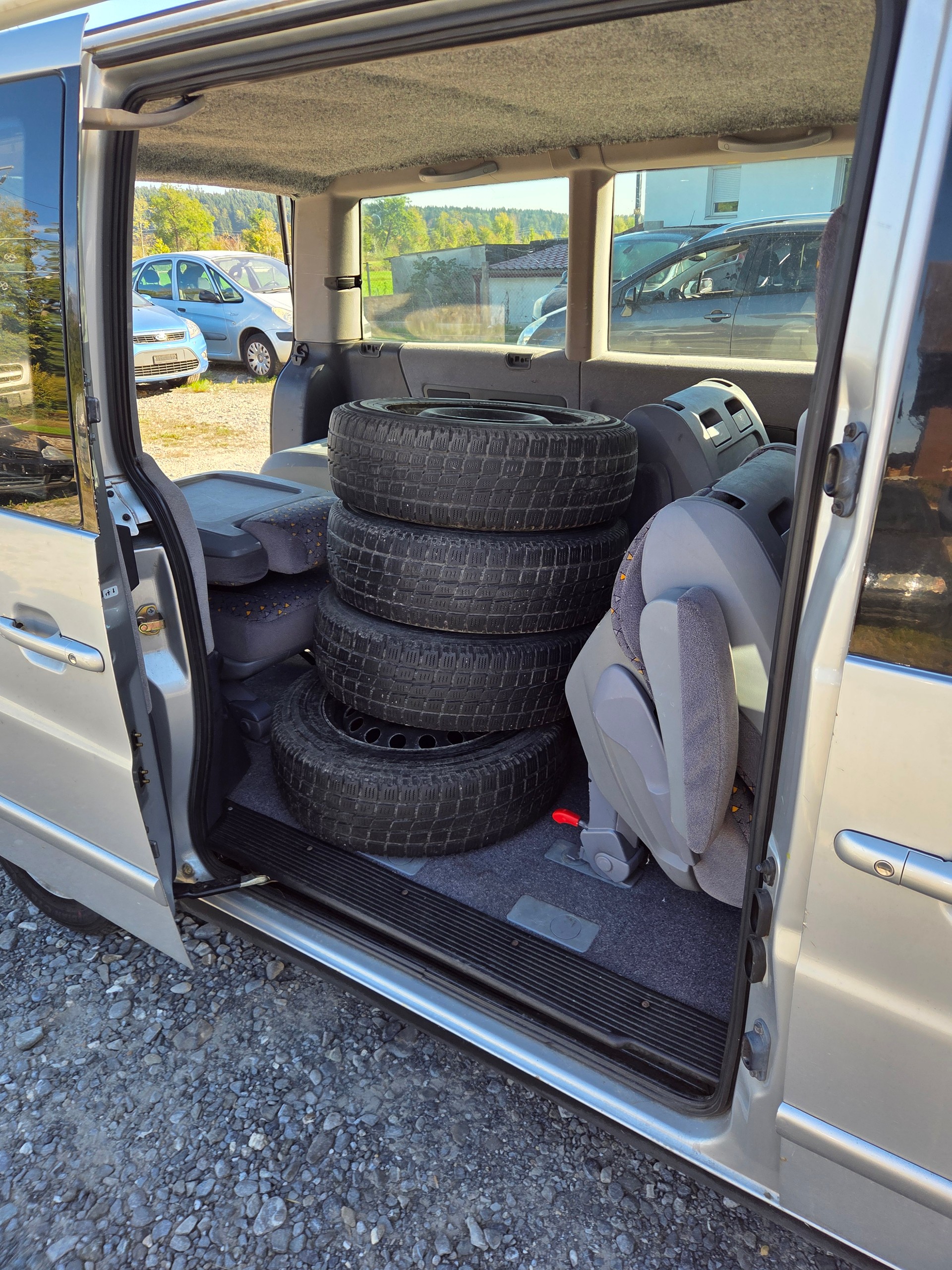 MERCEDES-BENZ V 220 CDI Trend-image-5