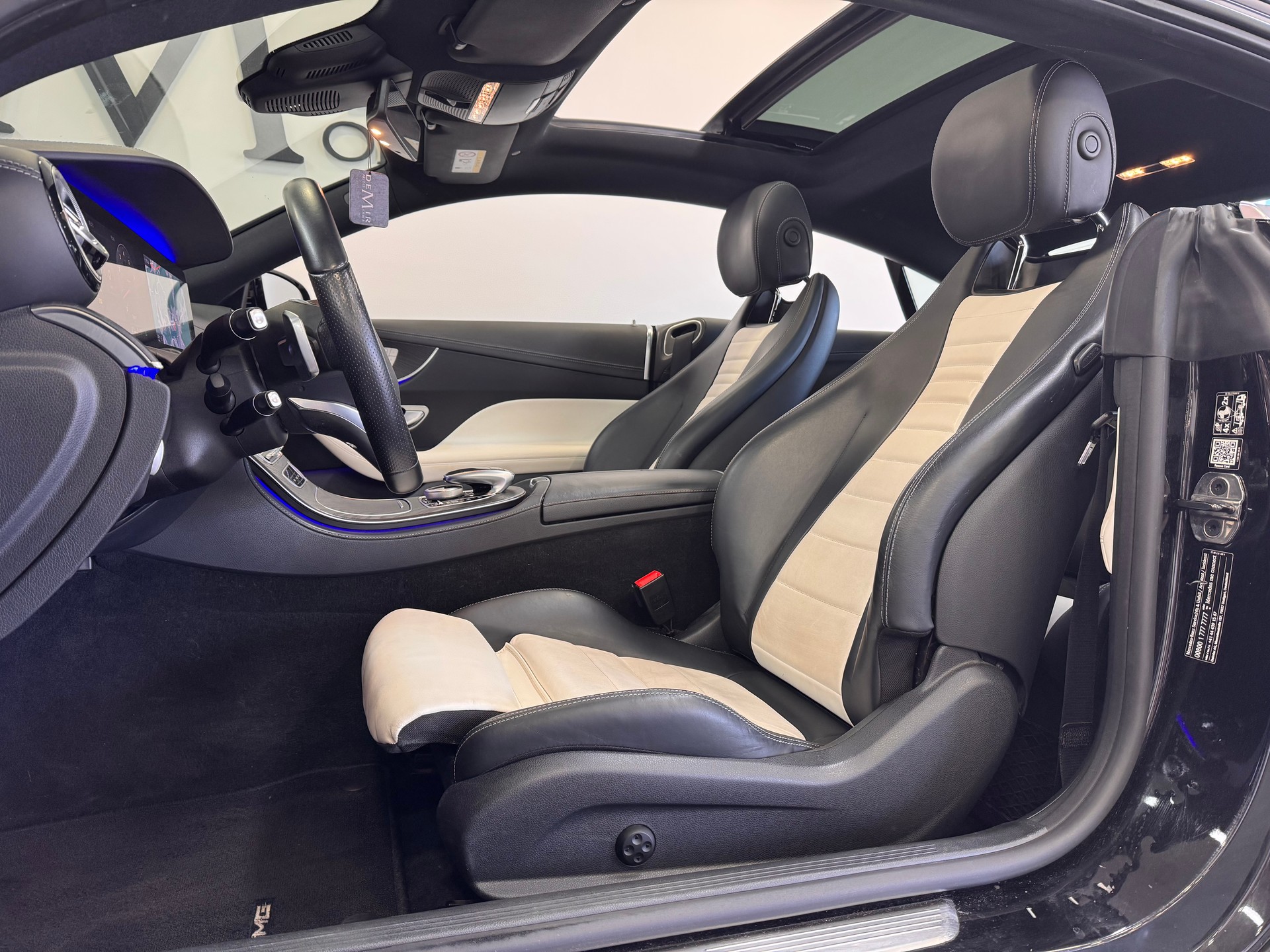 MERCEDES-BENZ E 400 Coupé AMG Line 4 Matic 9G-Tronic *1.Hand / Panorama / Burmester / Head-Up / 360 Kamera / Luftfederung / Multibeam LED*-image-7
