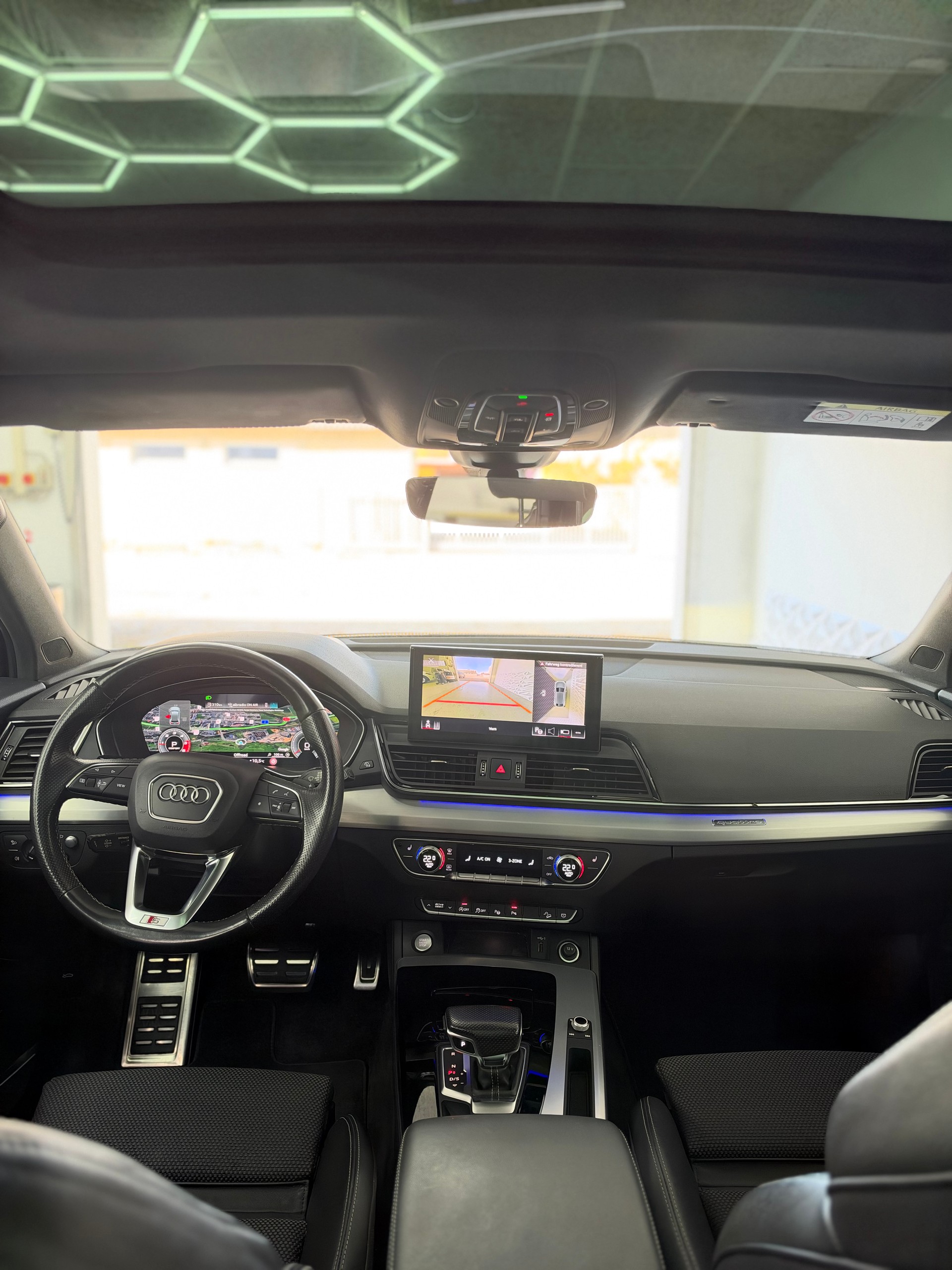 AUDI 2.0 40 TDI Black Edition Sport Back S-Line-image-4