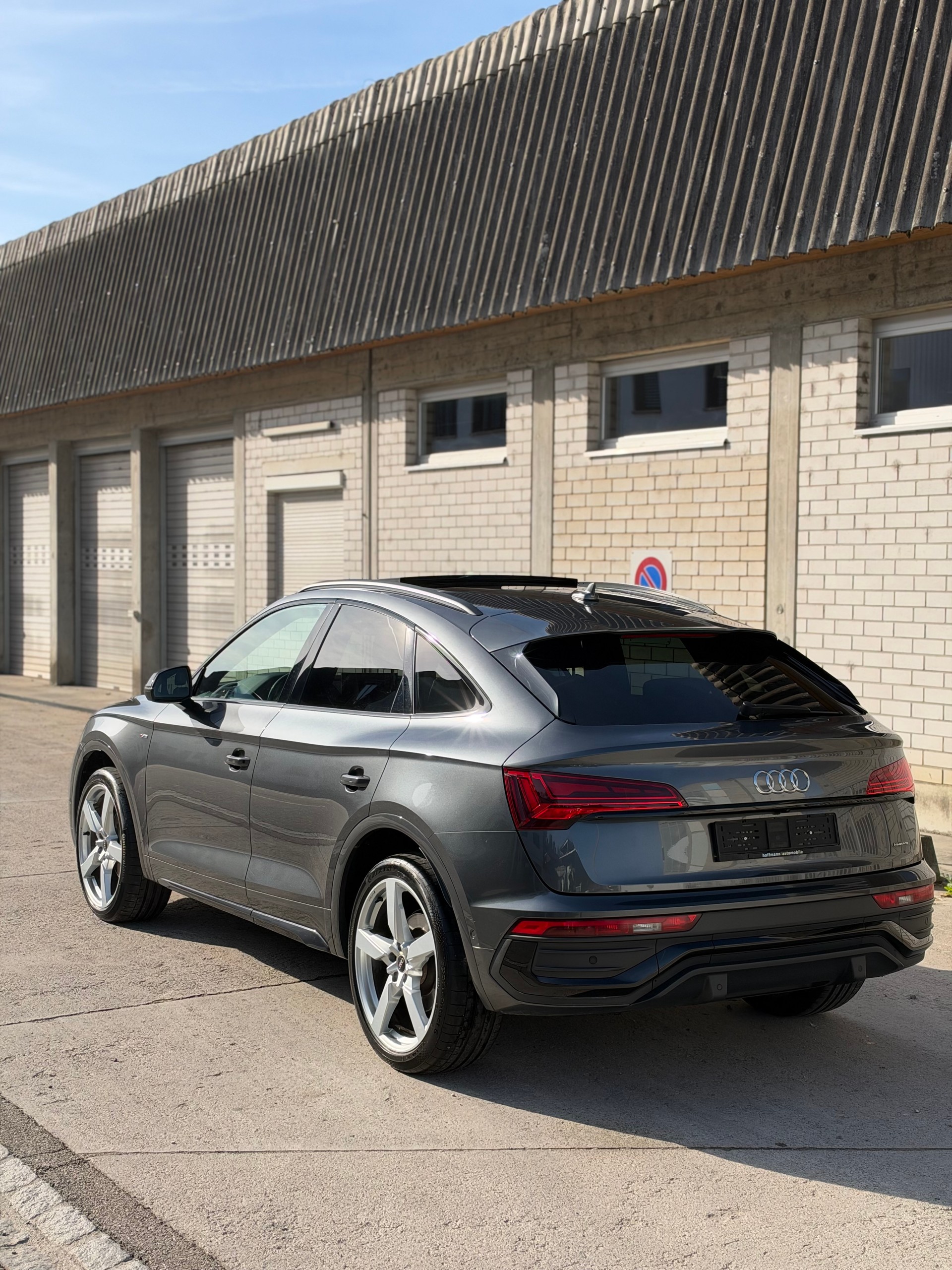 AUDI 2.0 40 TDI Black Edition Sport Back S-Line-image-3