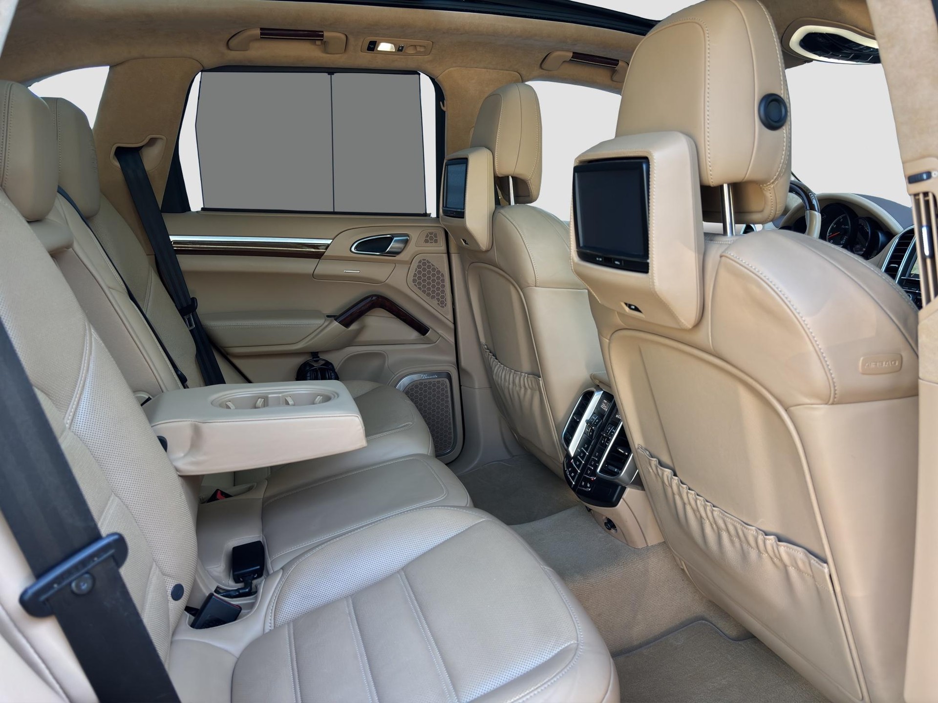 PORSCHE Cayenne 4.8 V8 Turbo TipT-image-13