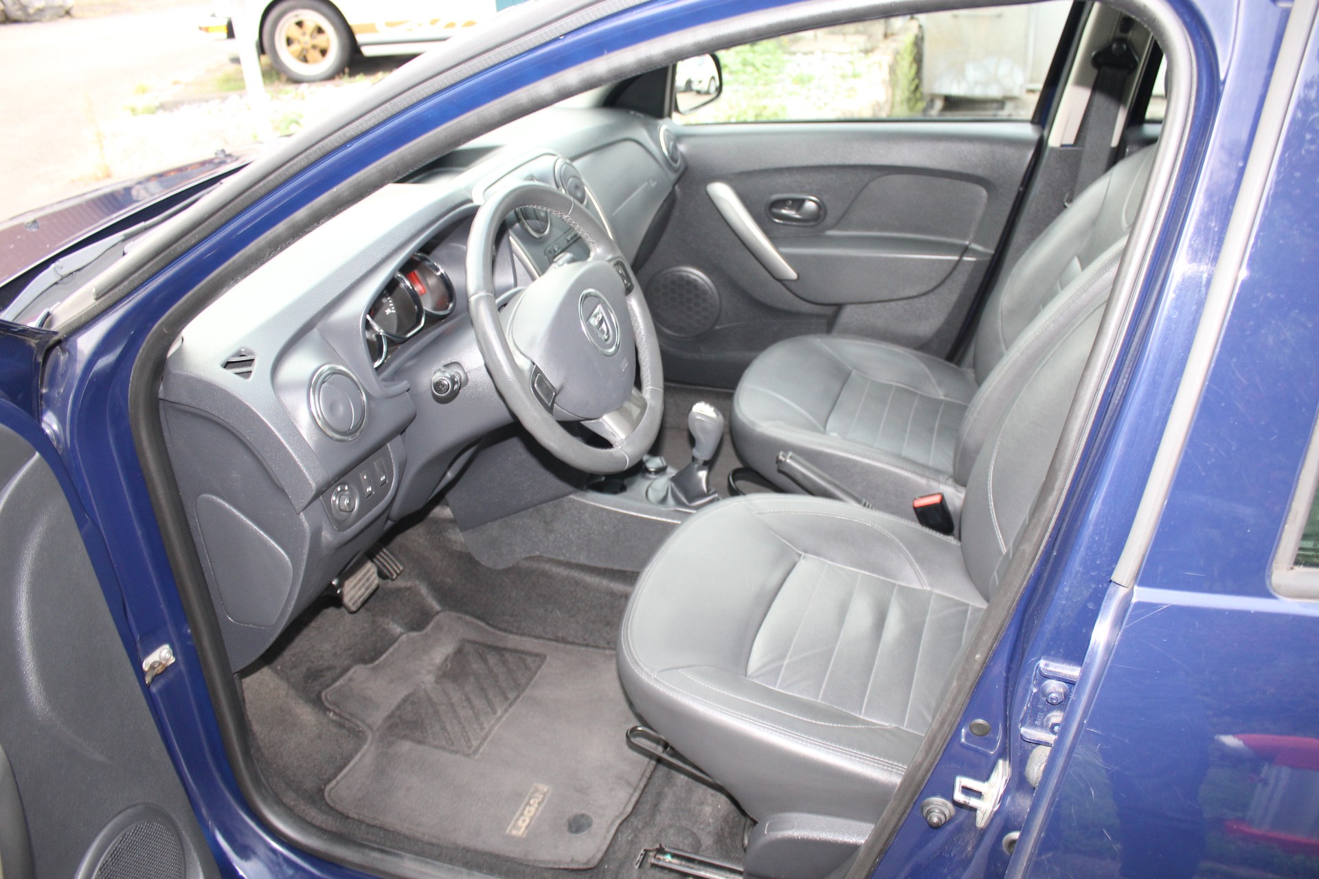 DACIA Logan MCV 0.9 Automatic-image-5