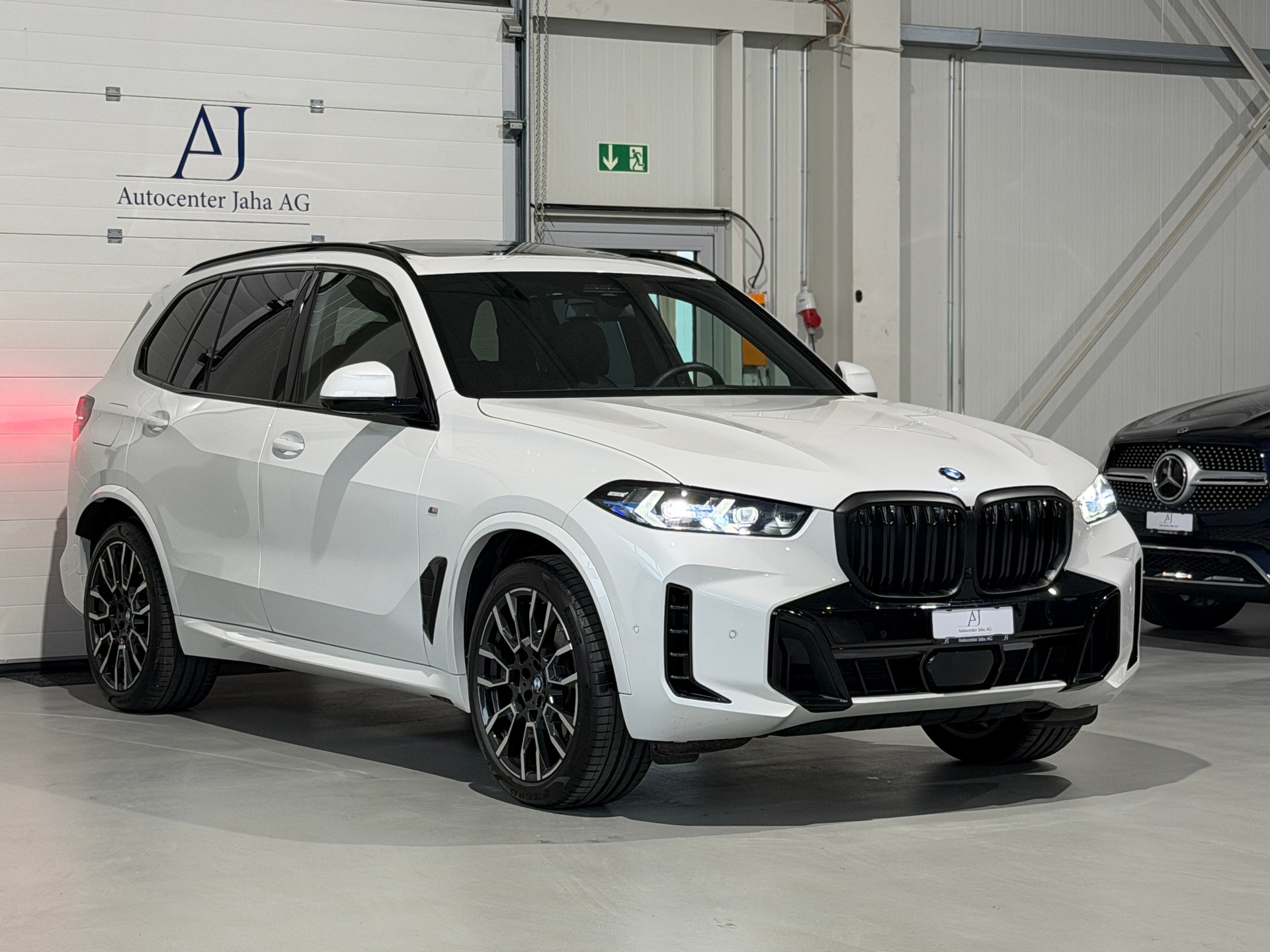 BMW X5 xDrive 48V 40d M Sport Steptronic 2026-showroom-element-3