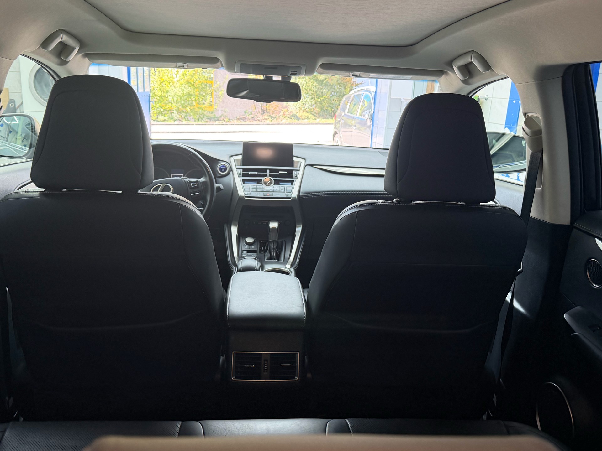 LEXUS NX 300h business E-Four Automatic-image-7