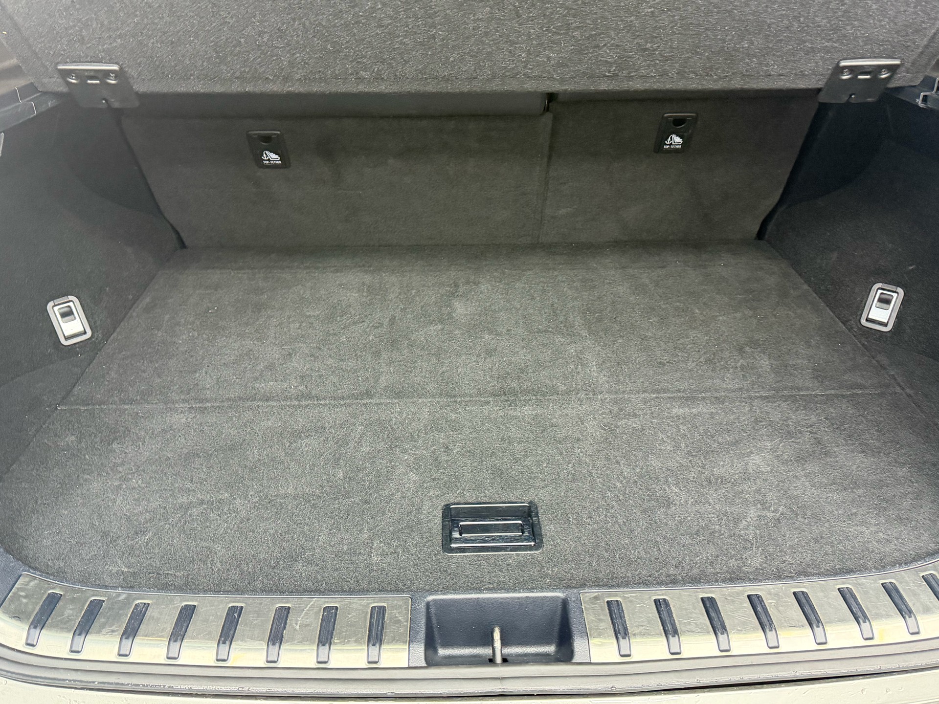LEXUS NX 300h business E-Four Automatic-image-16