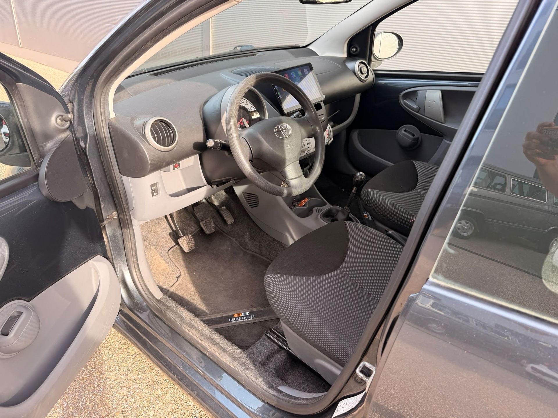 TOYOTA Aygo 1.0 Linea Sol-image-6